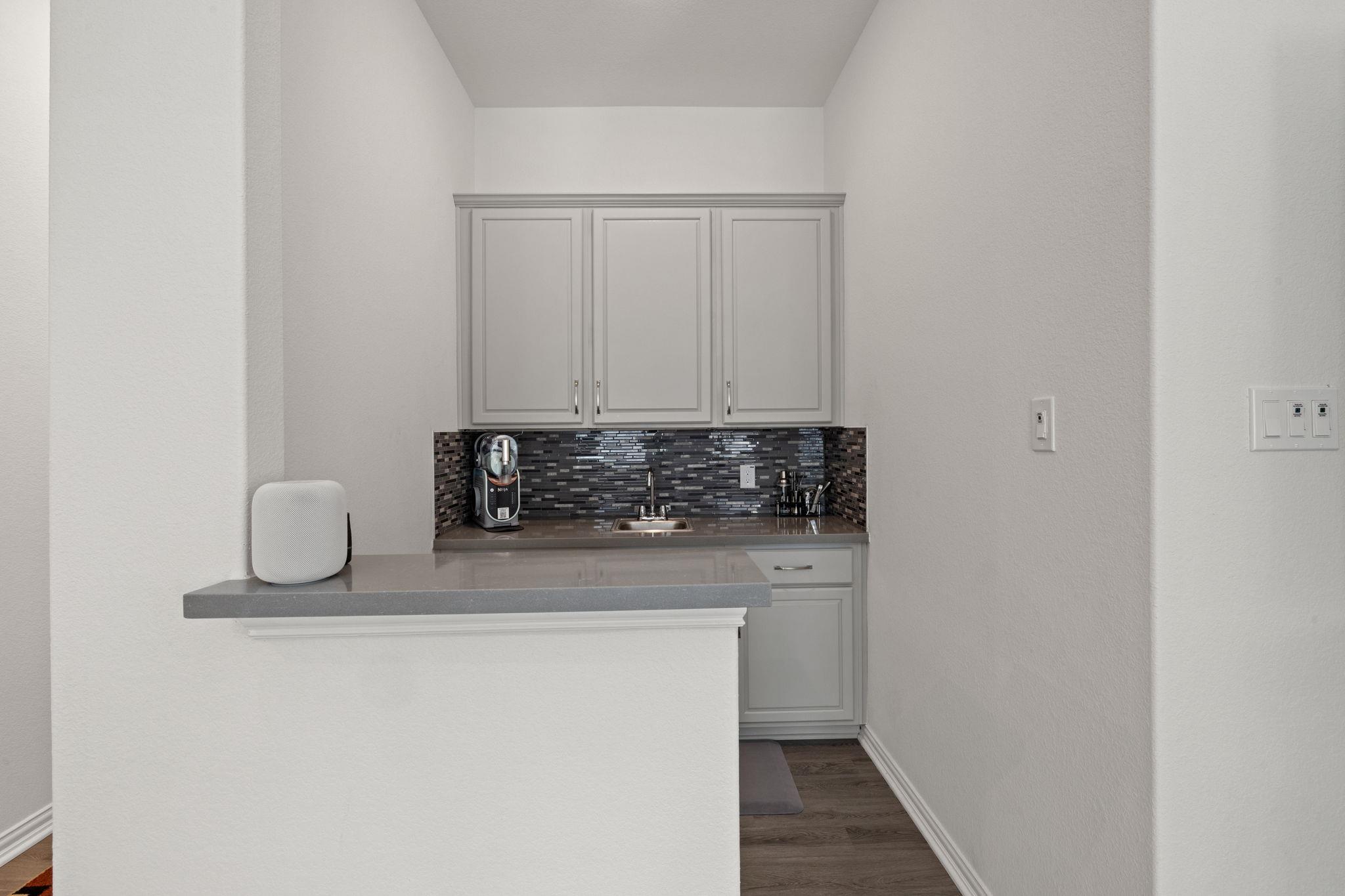 613 Sugar Cane Rd, Buda, TX 78610