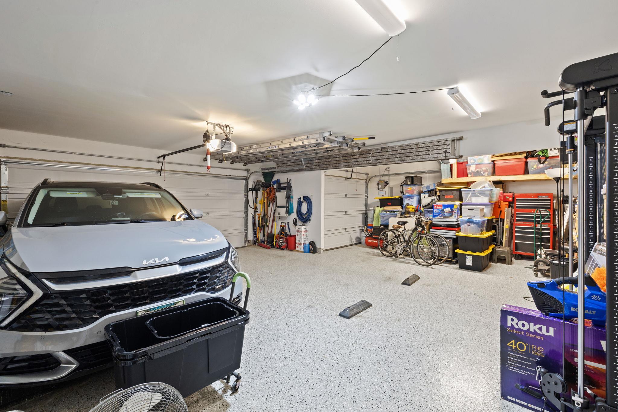 613 Sugar Cane Rd, Buda, TX 78610