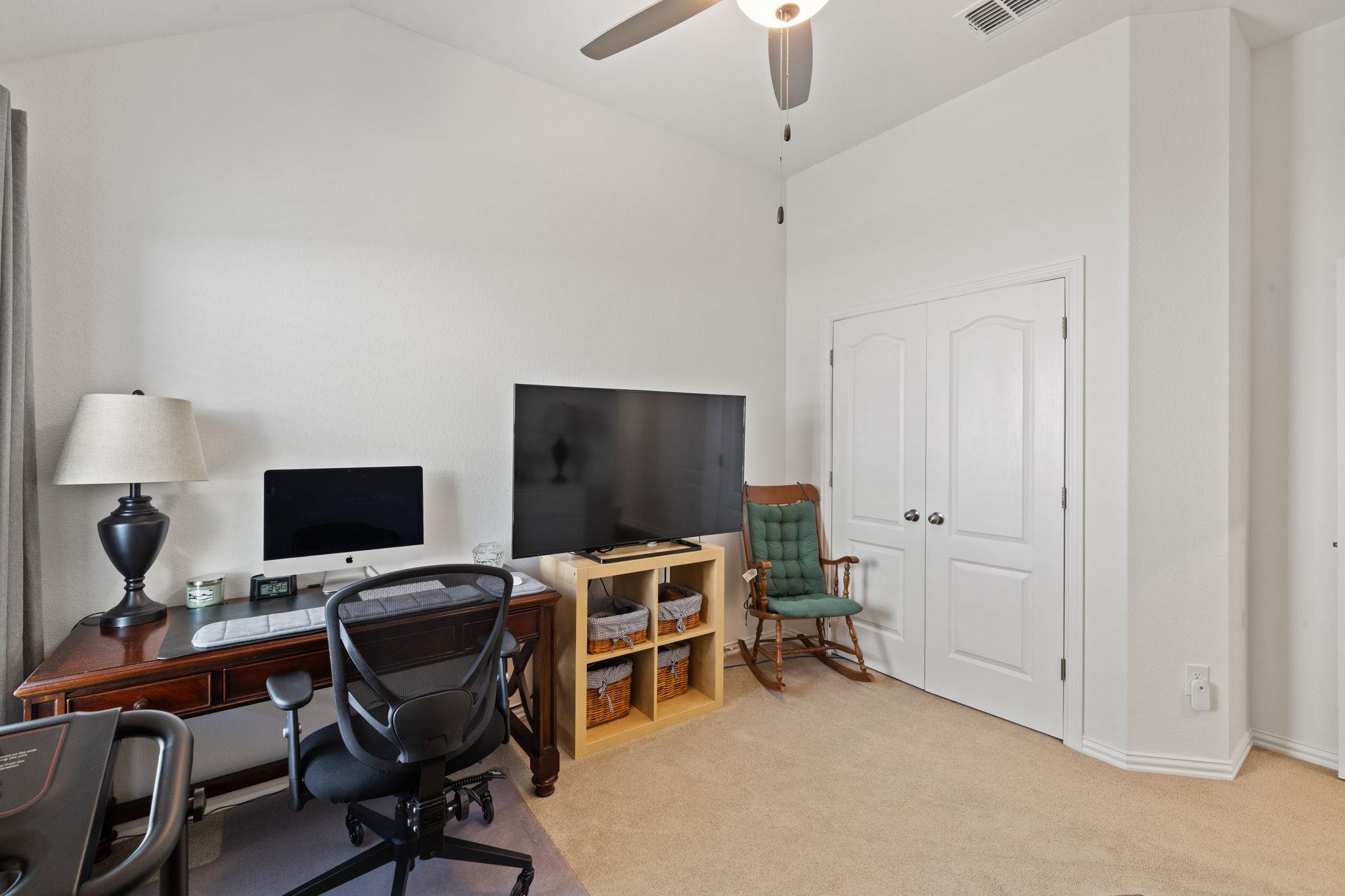 613 Sugar Cane Rd, Buda, TX 78610