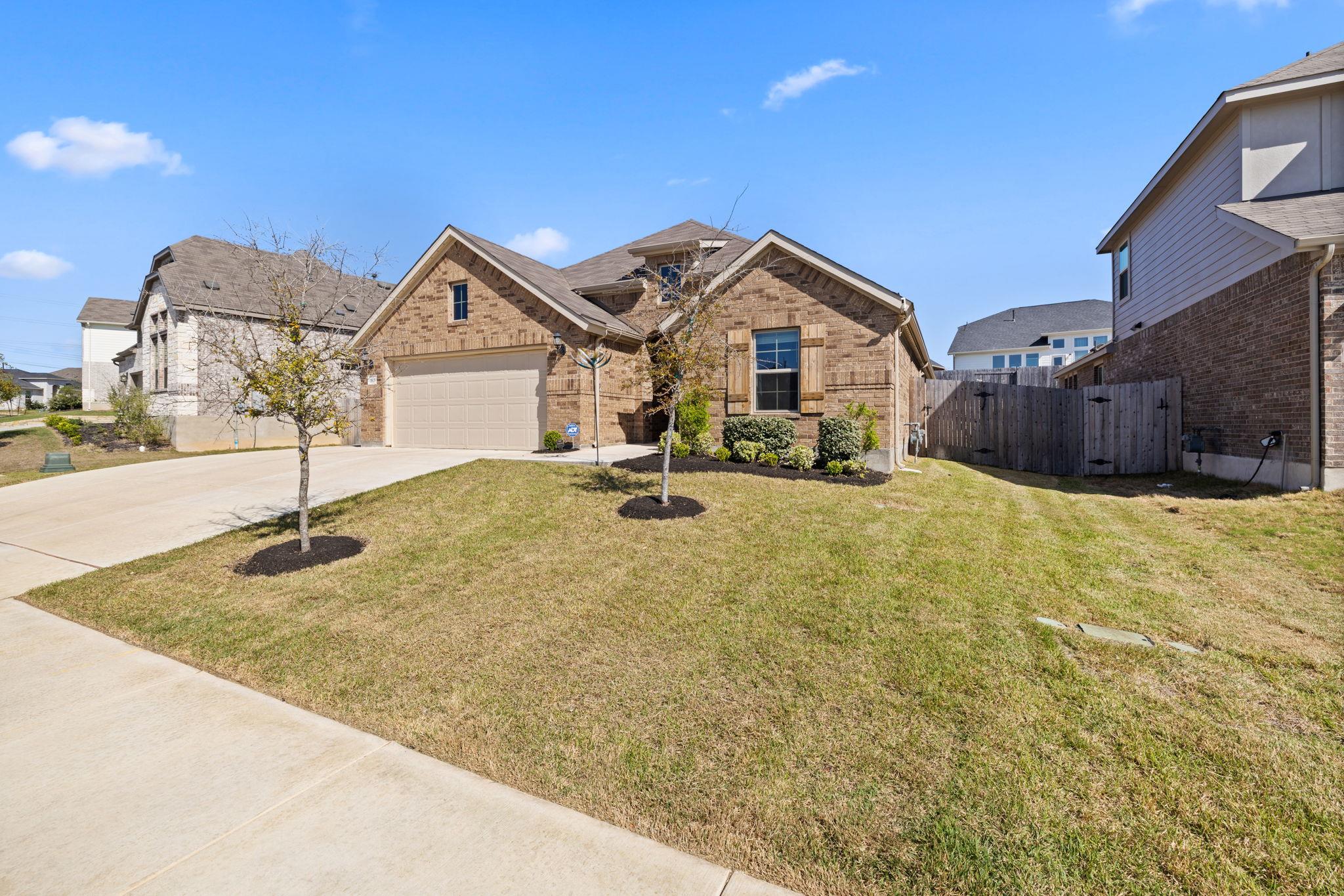613 Sugar Cane Rd, Buda, TX 78610