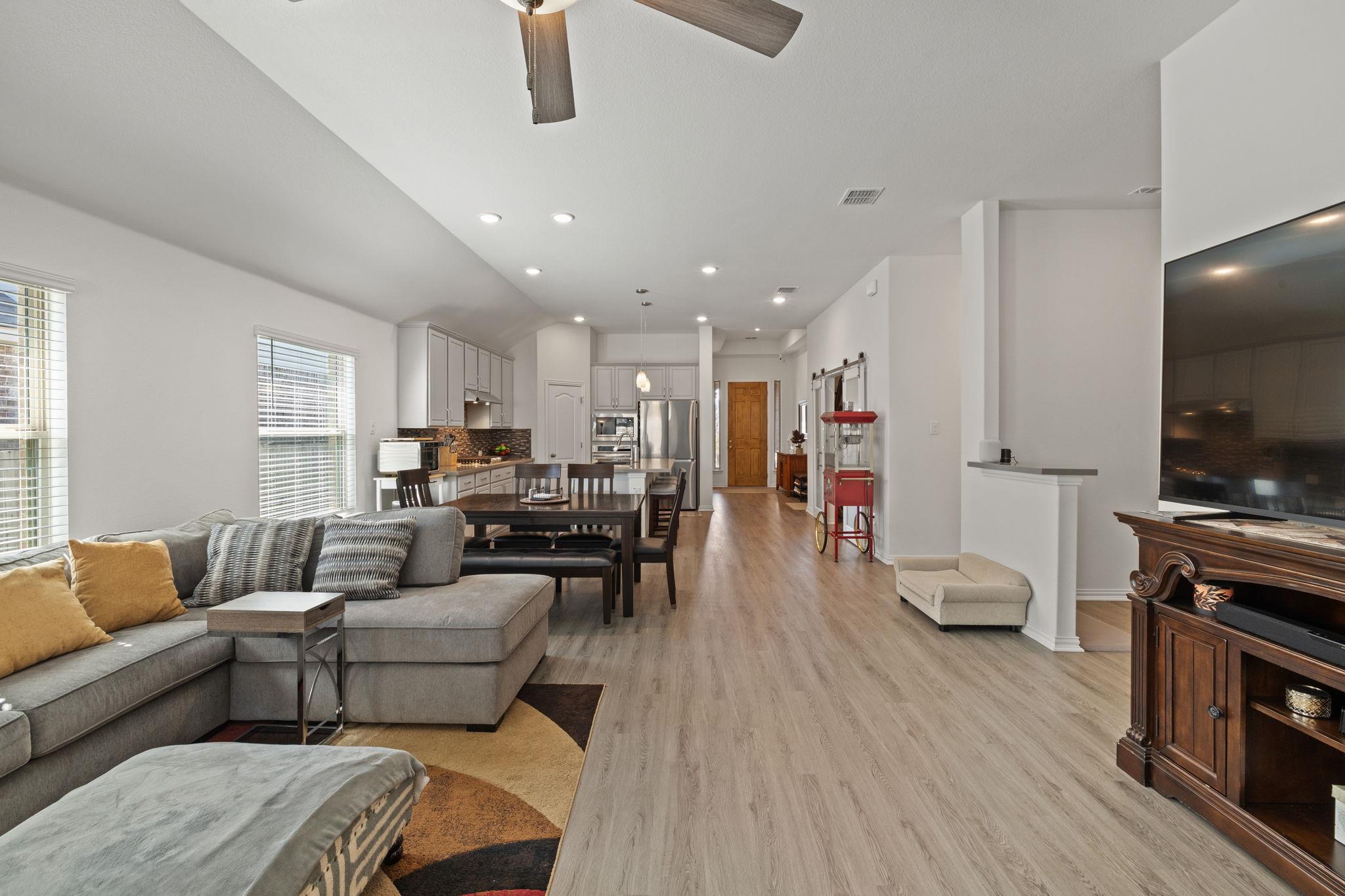 613 Sugar Cane Rd, Buda, TX 78610