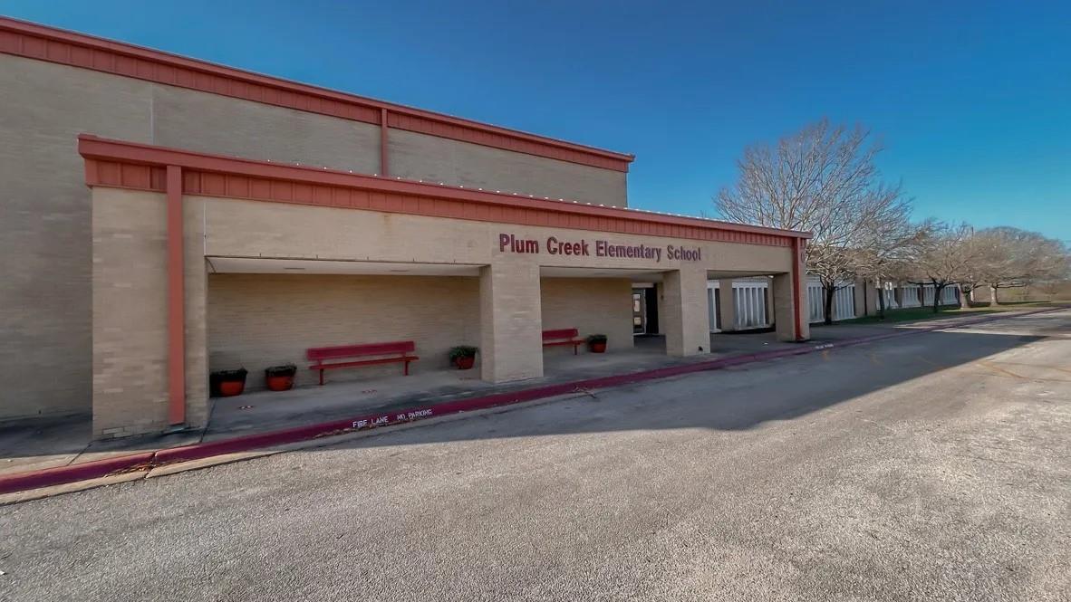 1207 CAMDEN Ln, Lockhart, TX 78644