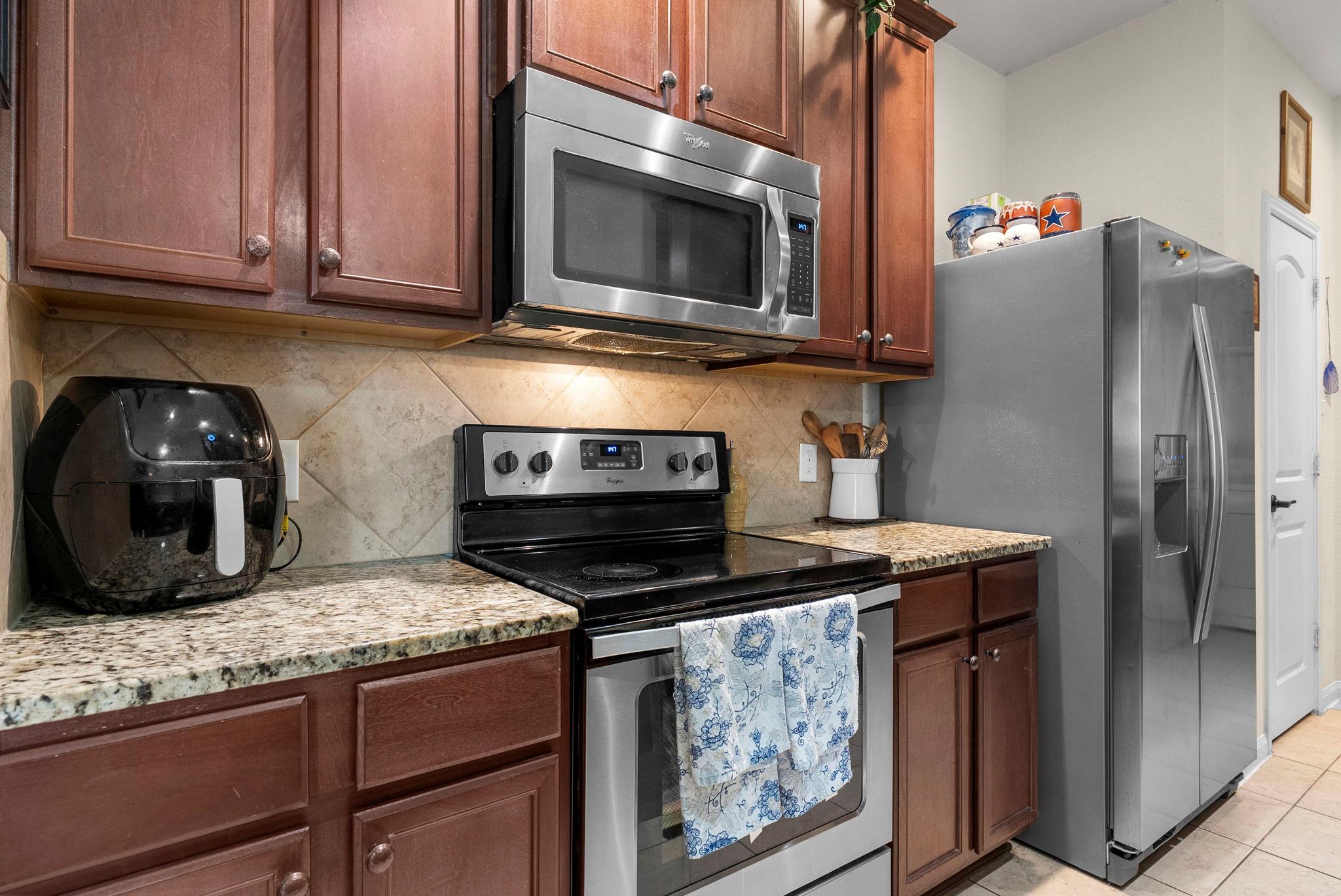 1617 Treeta Trl, Kyle, TX 78640