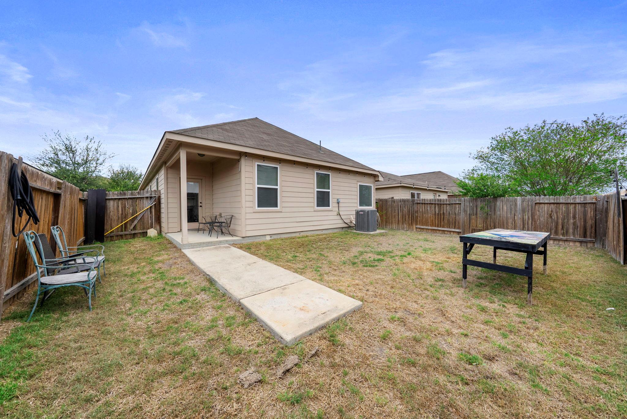1617 Treeta Trl, Kyle, TX 78640