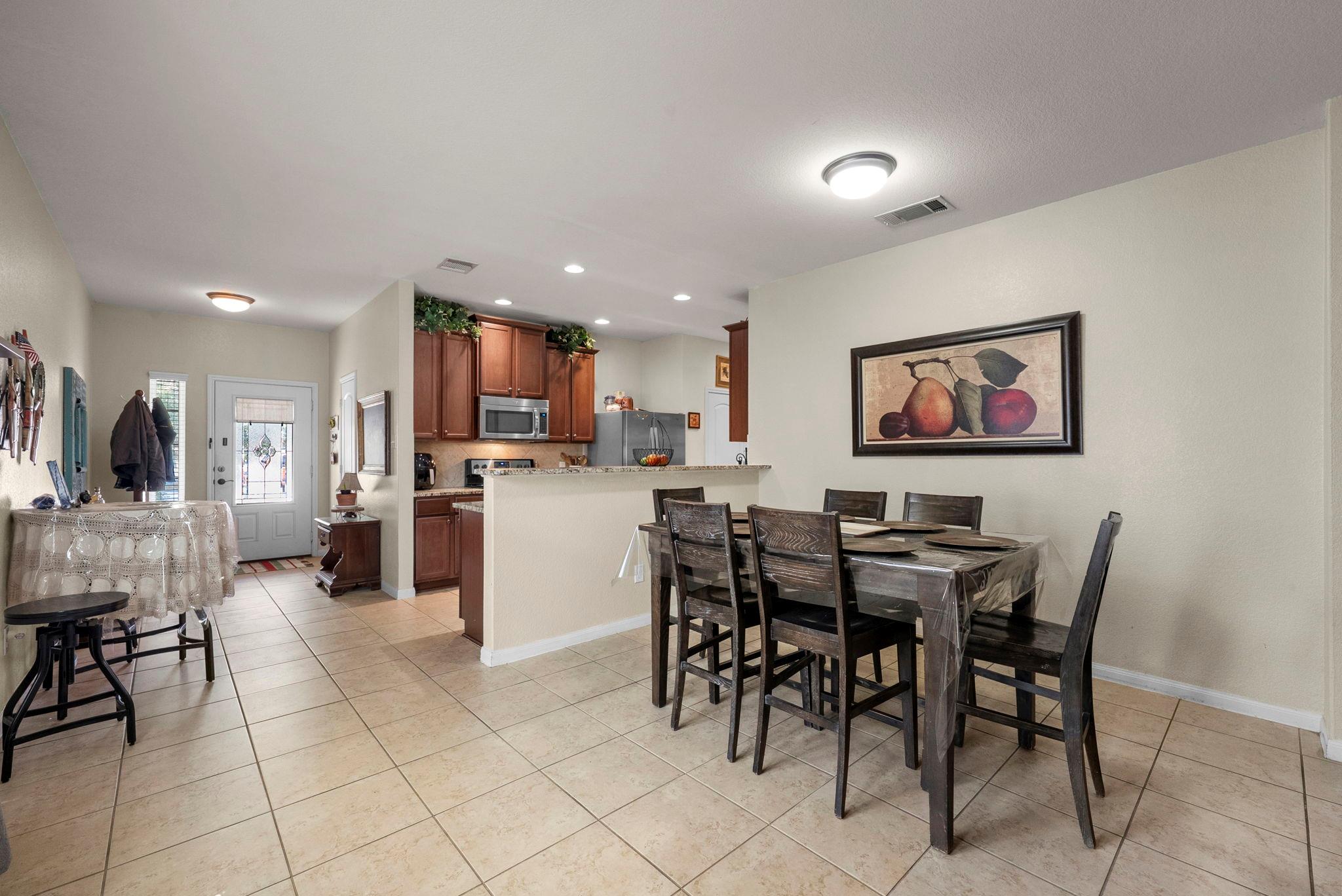 1617 Treeta Trl, Kyle, TX 78640