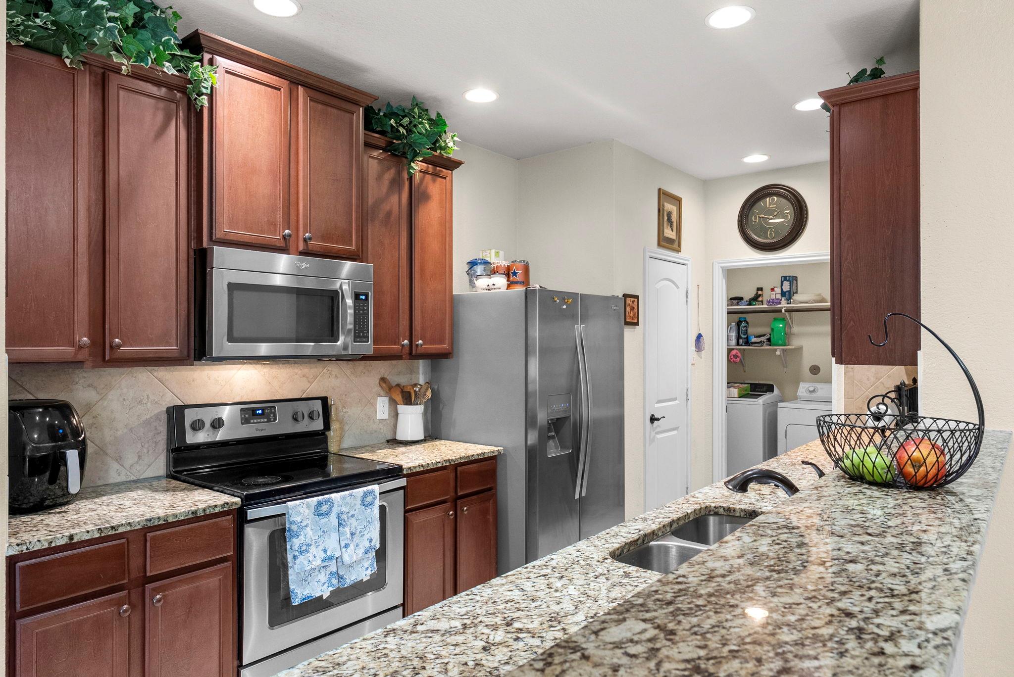 1617 Treeta Trl, Kyle, TX 78640