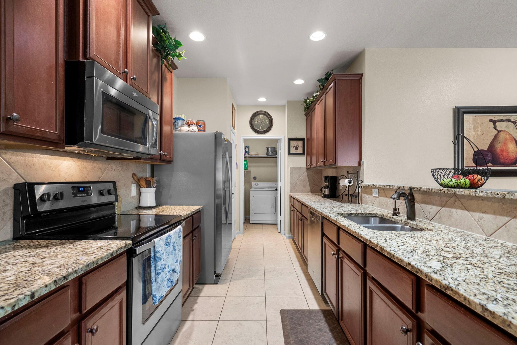 1617 Treeta Trl, Kyle, TX 78640