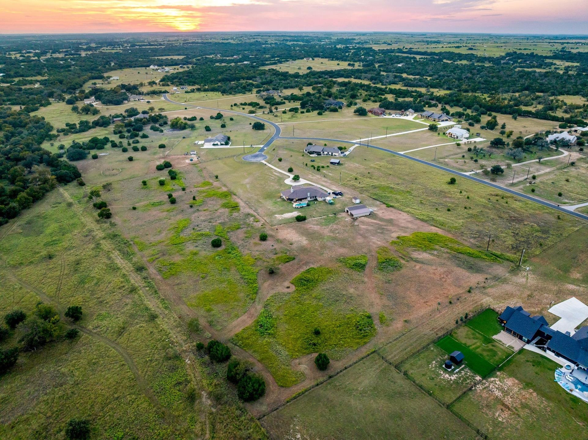 200 Stonehouse Dr, Liberty Hill, TX 78642