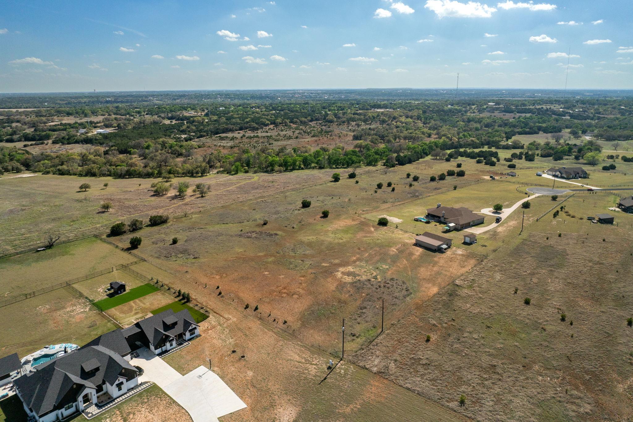 200 Stonehouse Dr, Liberty Hill, TX 78642