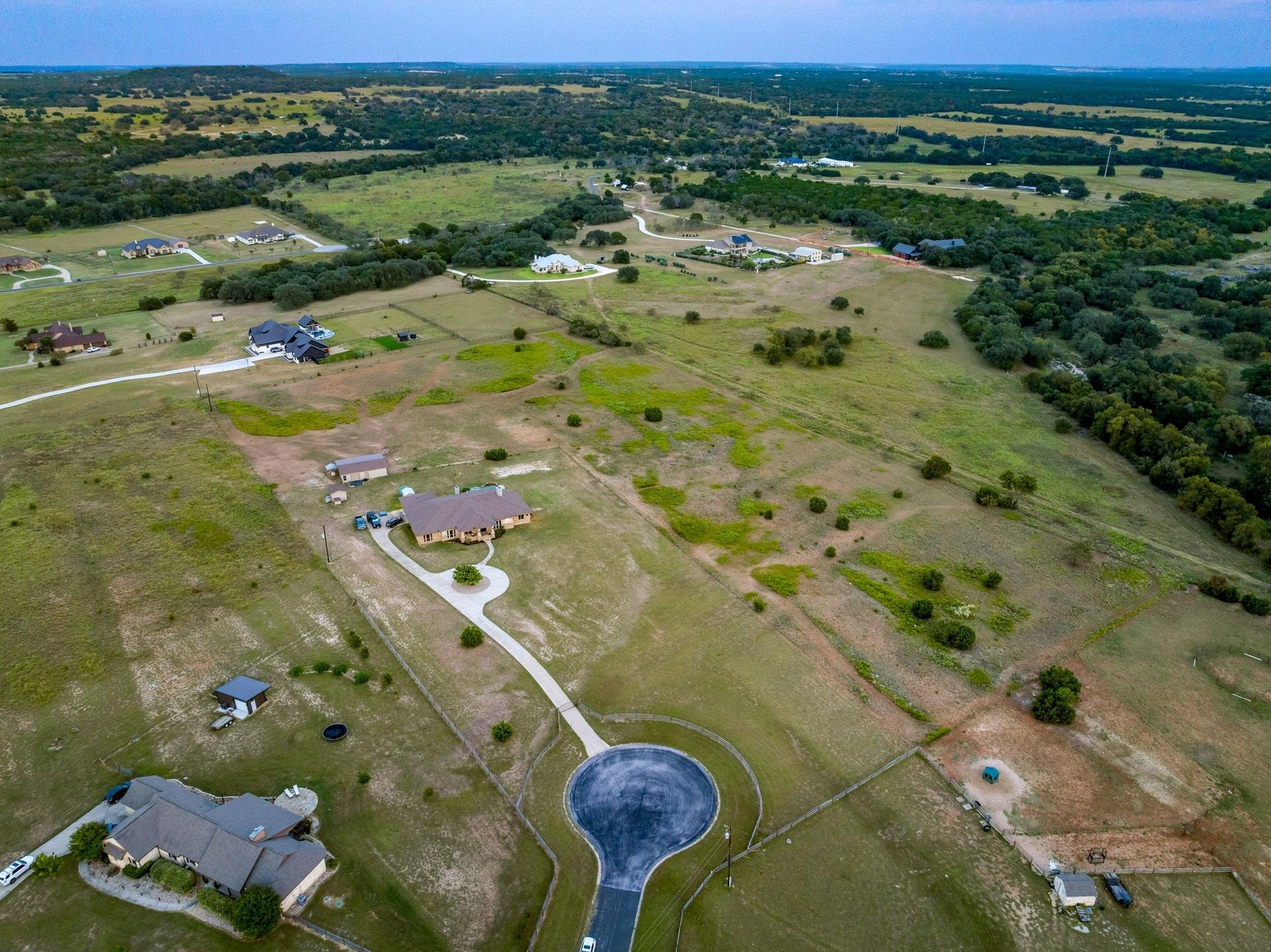 200 Stonehouse Dr, Liberty Hill, TX 78642