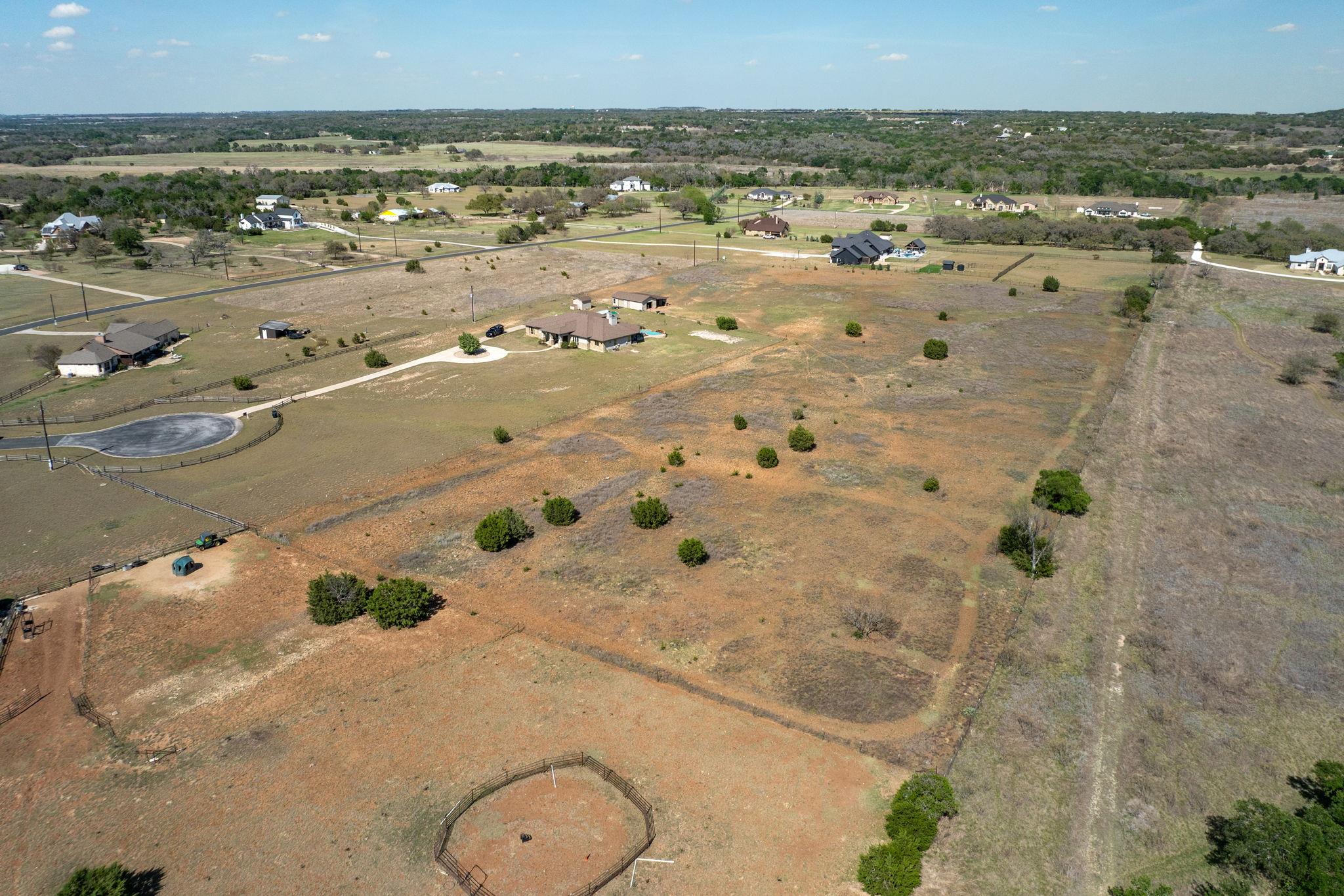 200 Stonehouse Dr, Liberty Hill, TX 78642