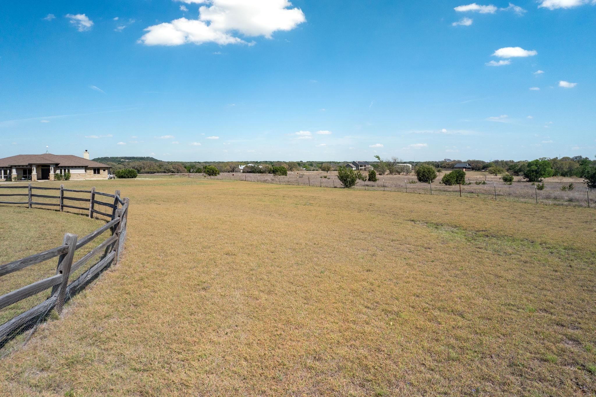 200 Stonehouse Dr, Liberty Hill, TX 78642