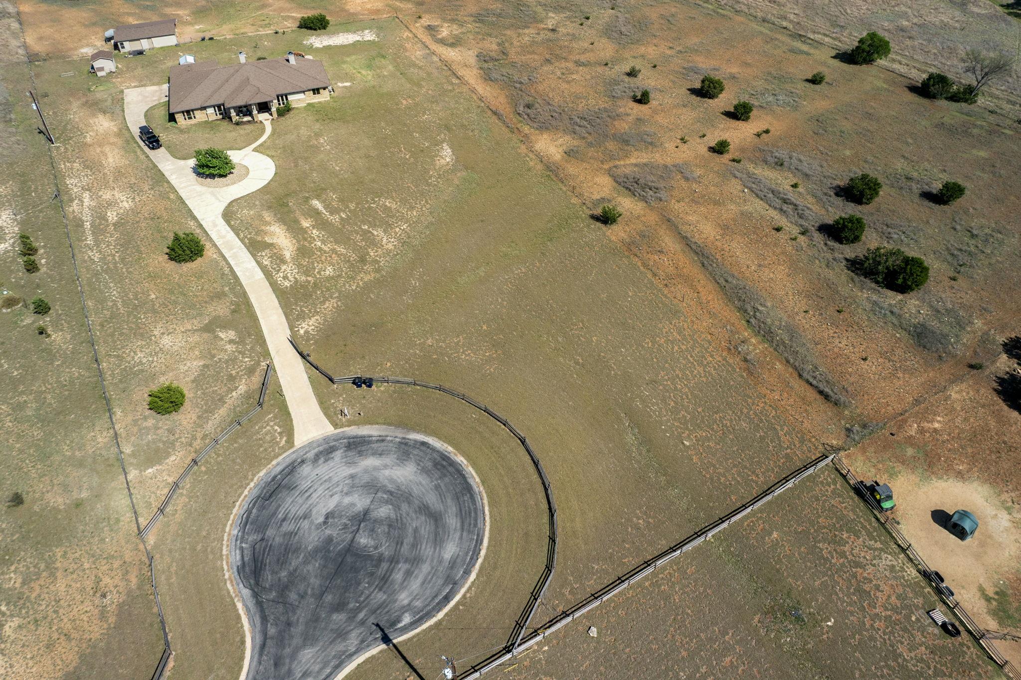 200 Stonehouse Dr, Liberty Hill, TX 78642