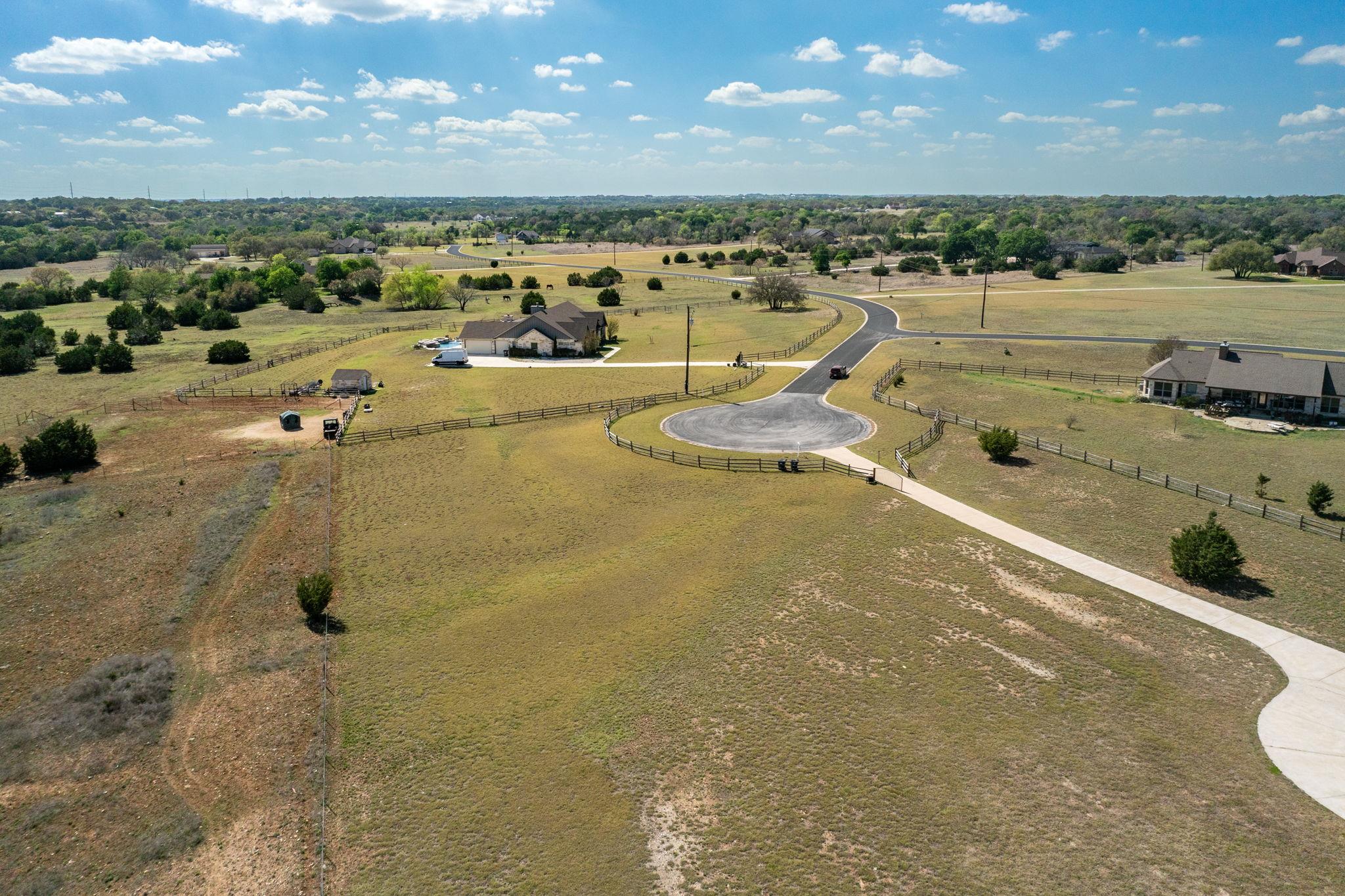 200 Stonehouse Dr, Liberty Hill, TX 78642