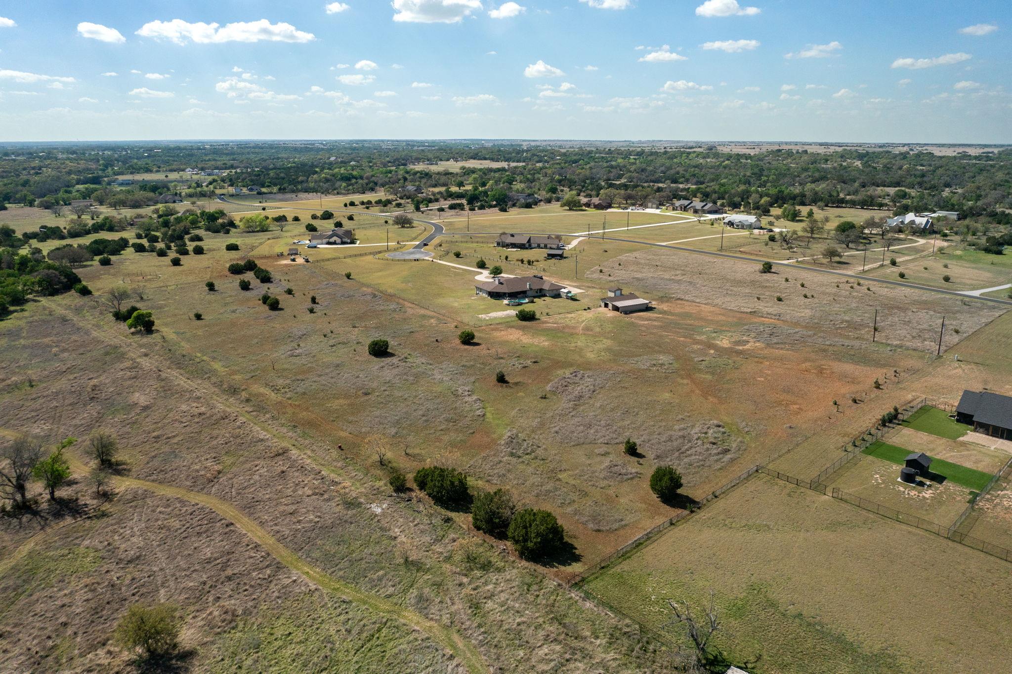 200 Stonehouse Dr, Liberty Hill, TX 78642