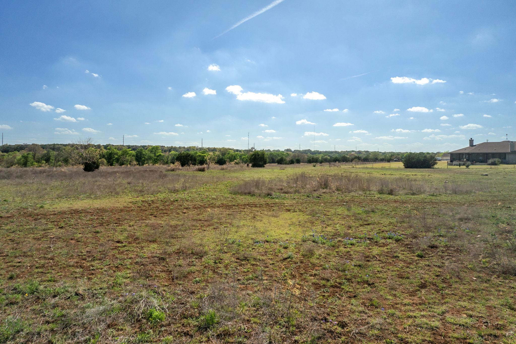 200 Stonehouse Dr, Liberty Hill, TX 78642