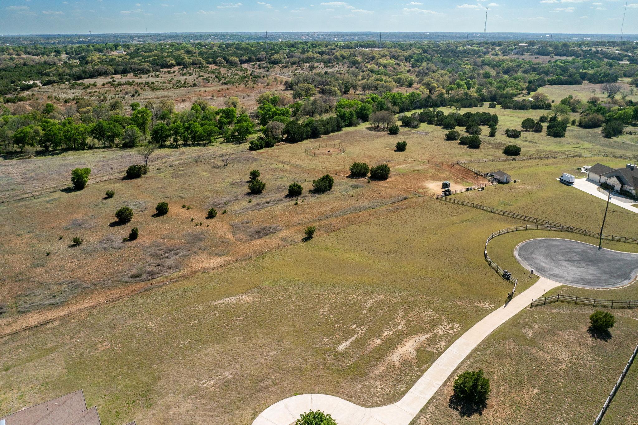 200 Stonehouse Dr, Liberty Hill, TX 78642