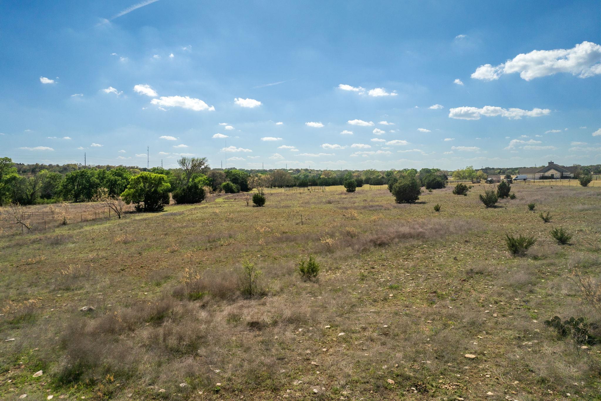 200 Stonehouse Dr, Liberty Hill, TX 78642