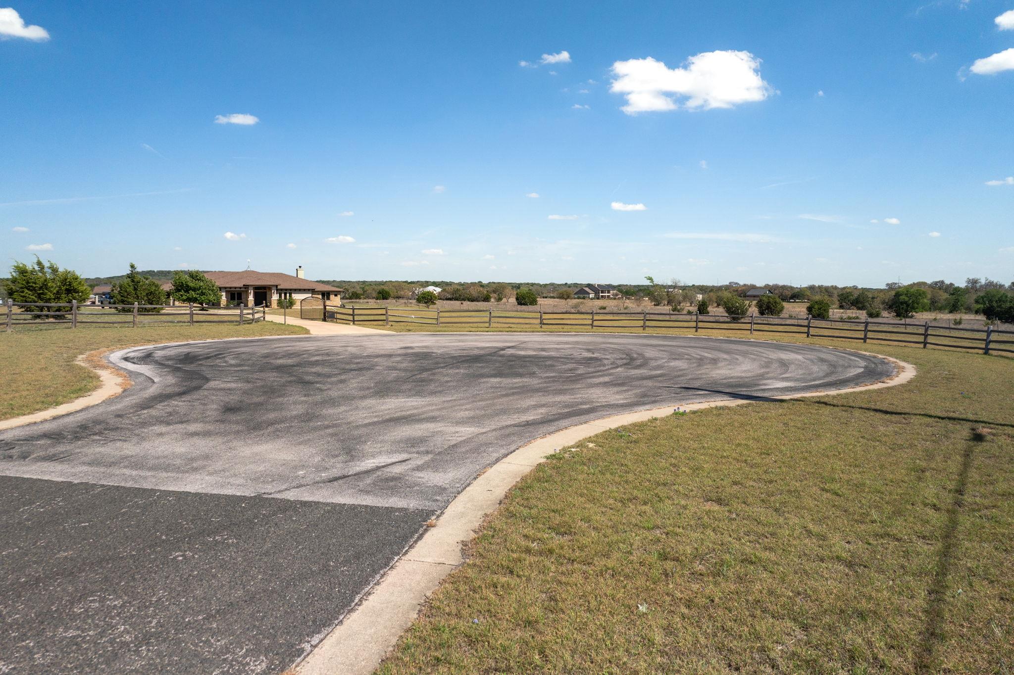 200 Stonehouse Dr, Liberty Hill, TX 78642