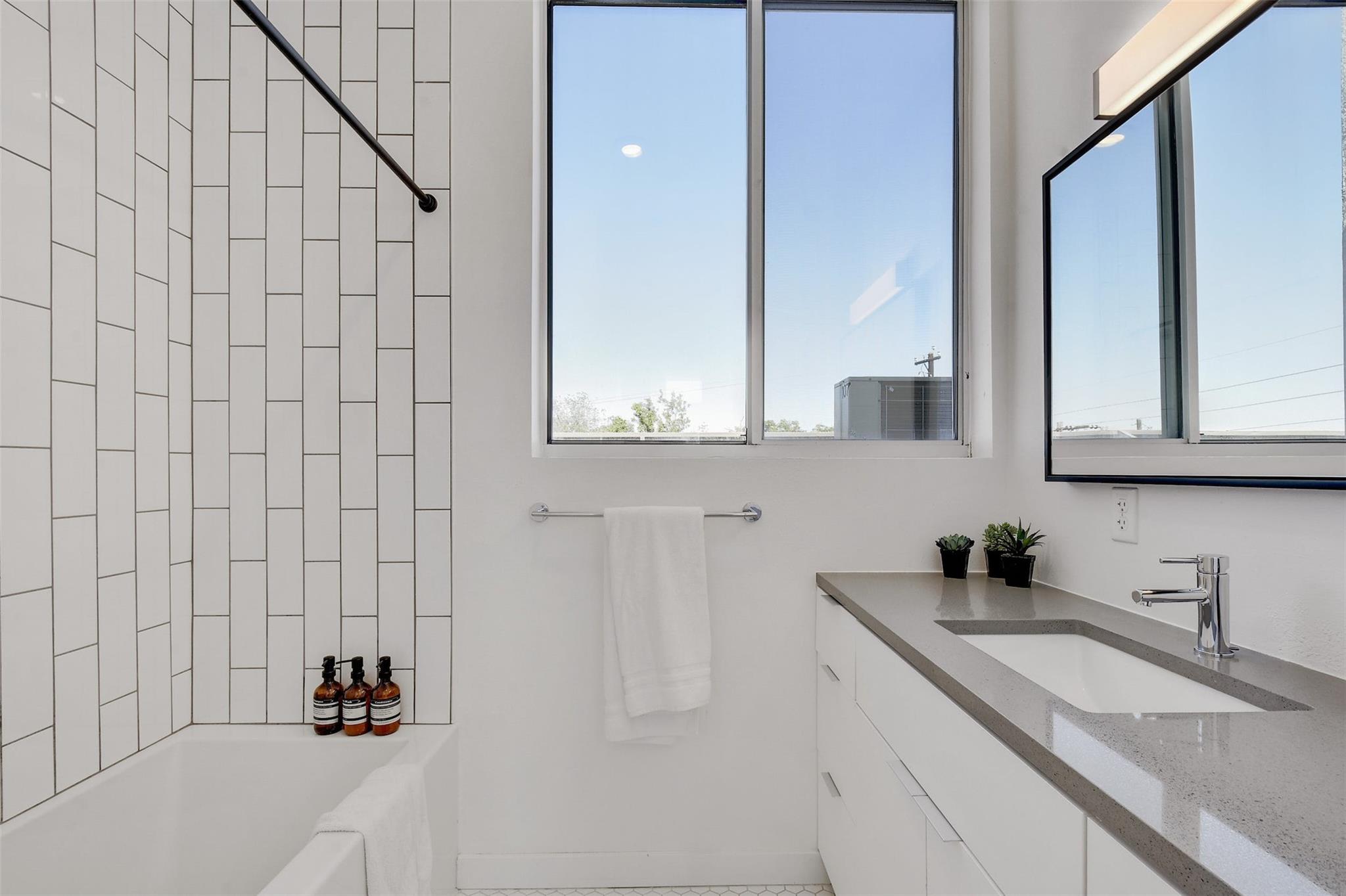 1701 E MLK Jr Blvd # 107, Austin, TX 78702