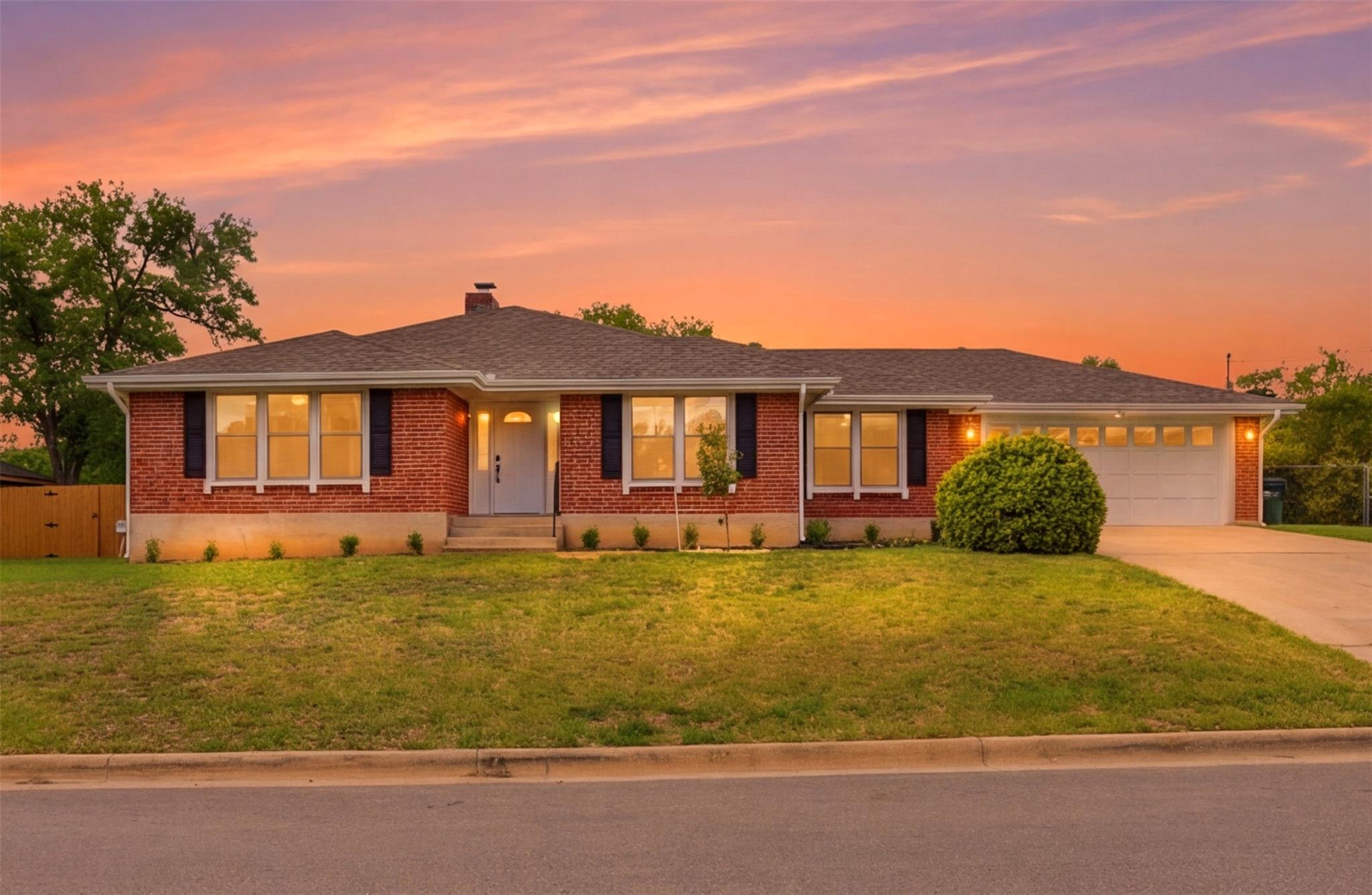 205 Sunshine Dr, Georgetown, TX 78628