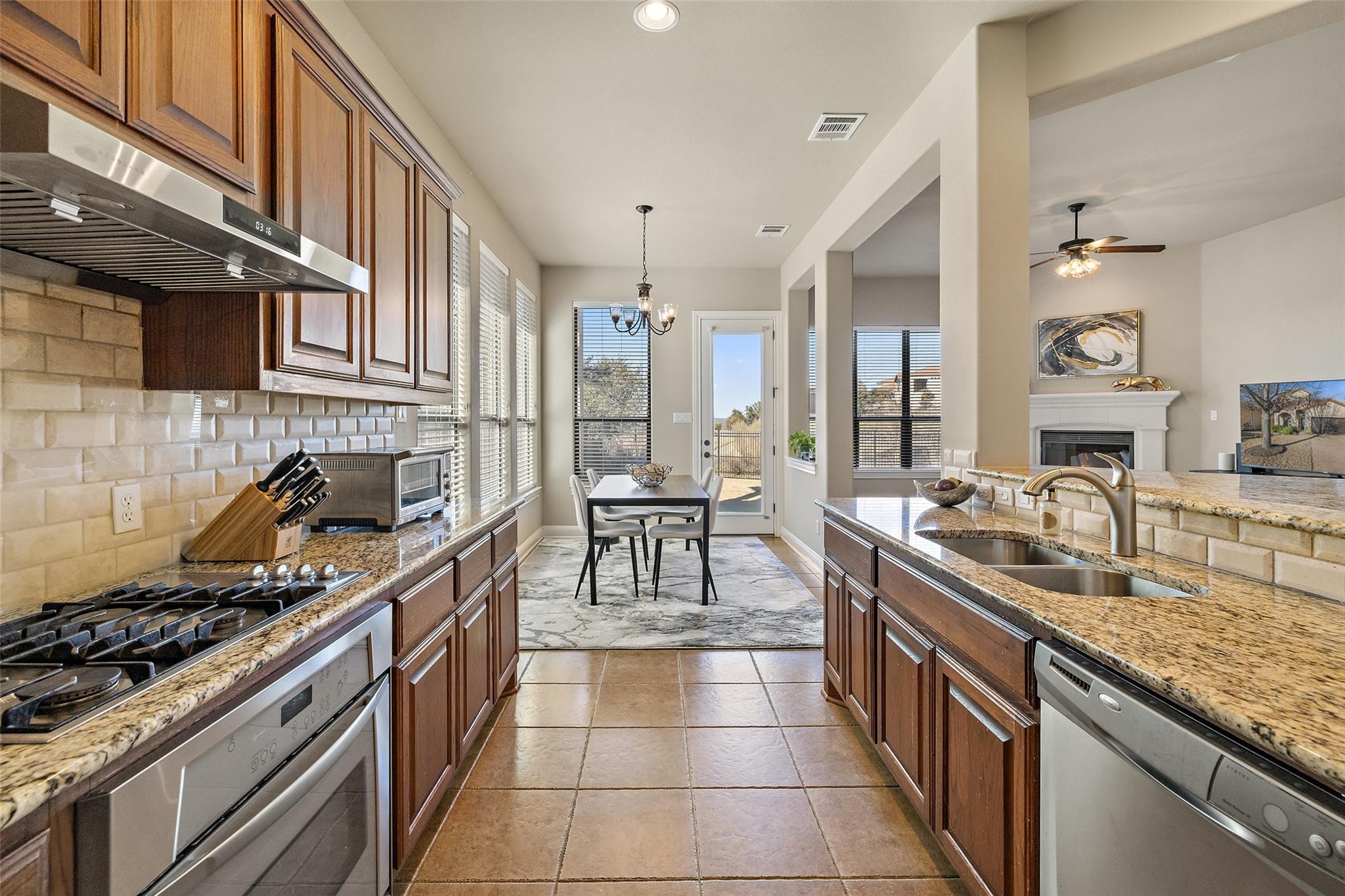 2216 Gilia Dr, Austin, TX 78733