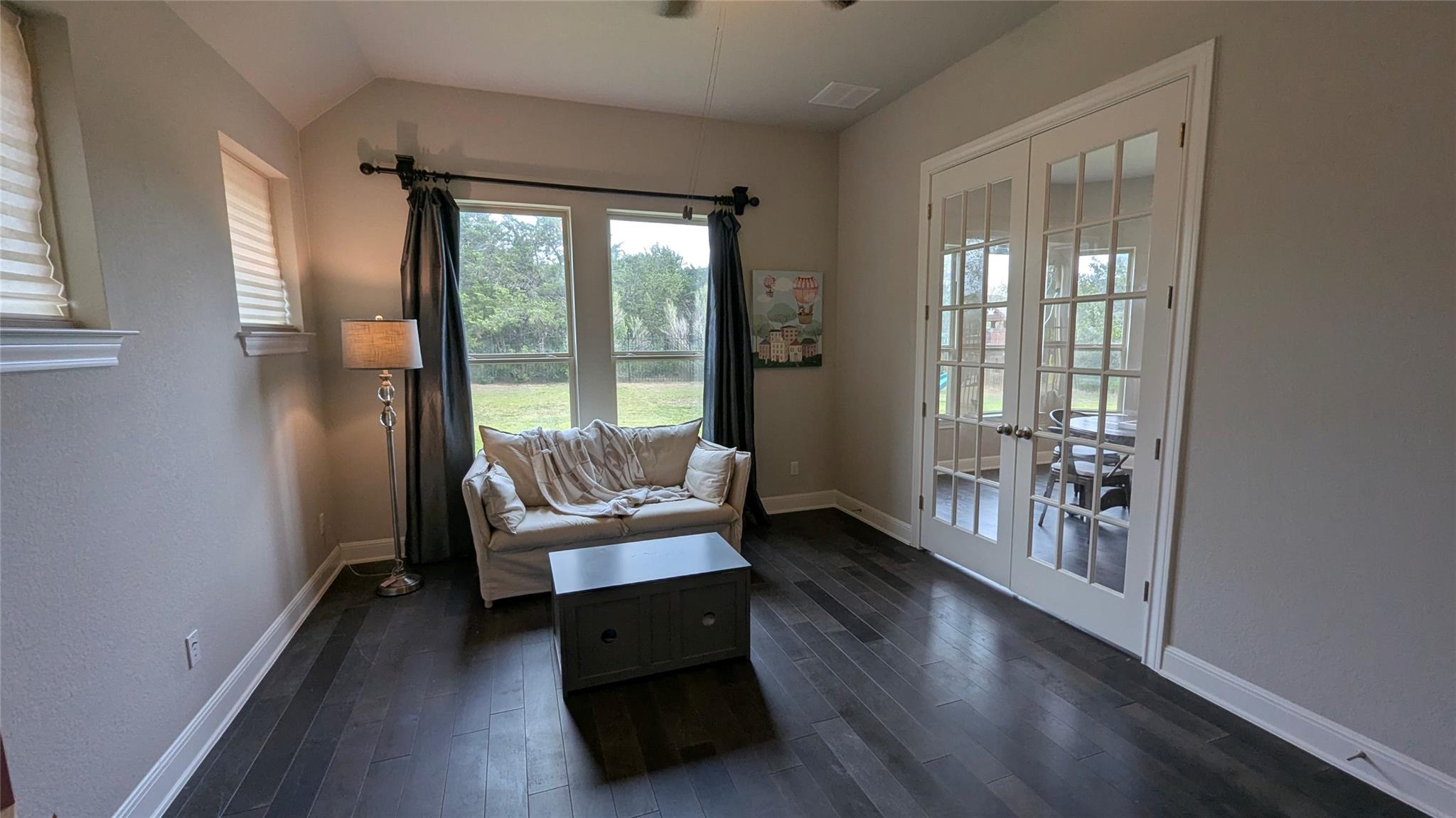 467 Jacksdaw Dr, Austin, TX 78737