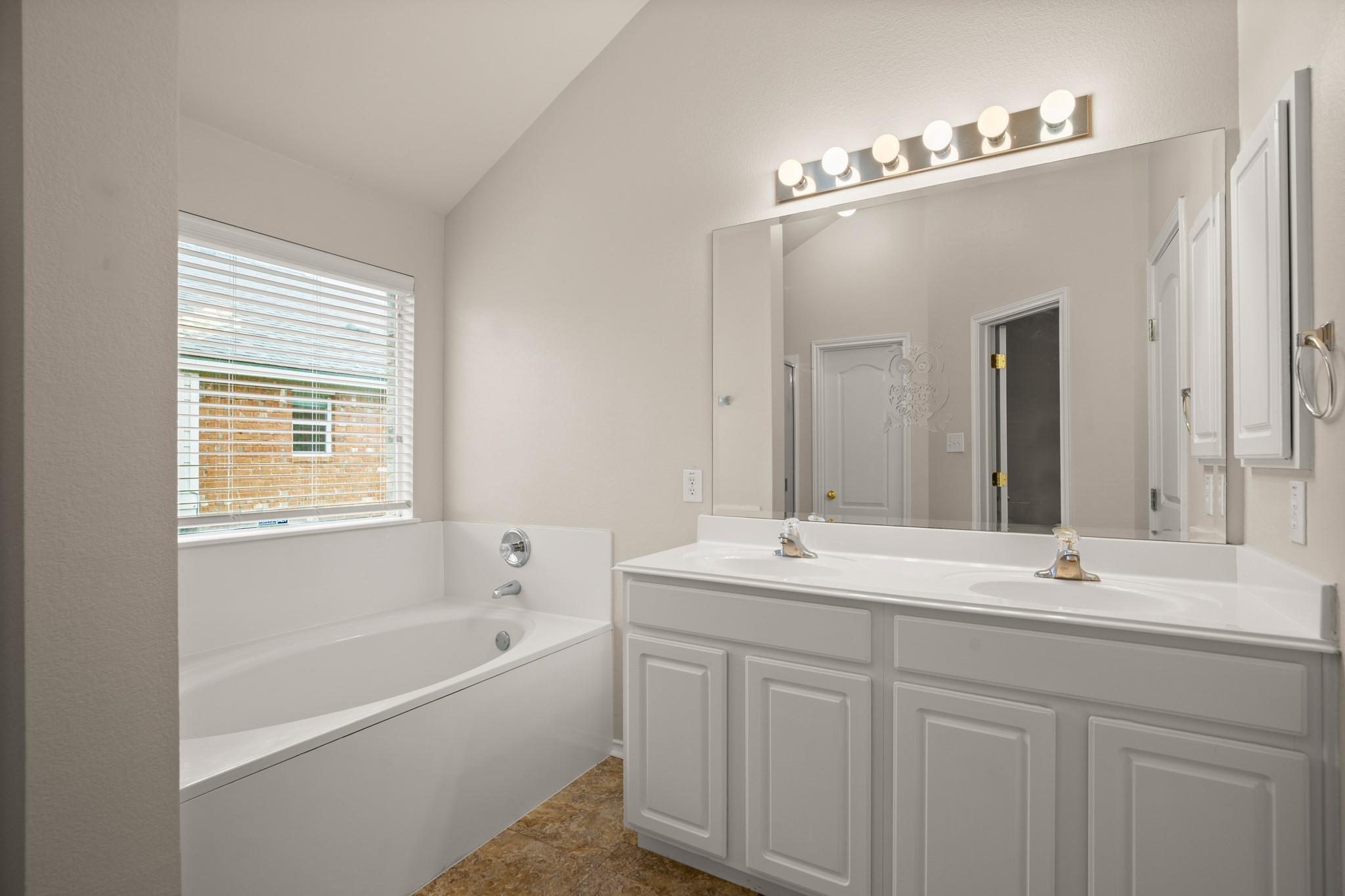 107 Aguilar Dr, Hutto, TX 78634