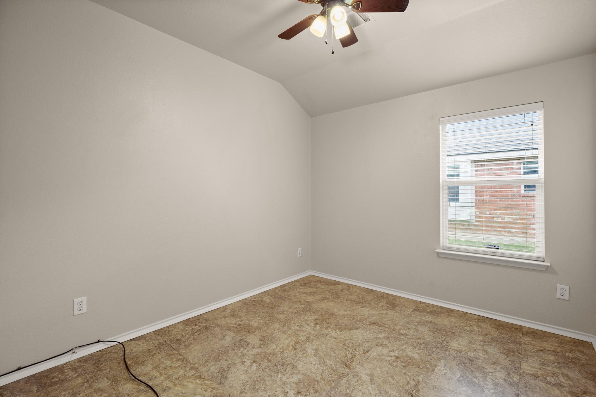 107 Aguilar Dr, Hutto, TX 78634