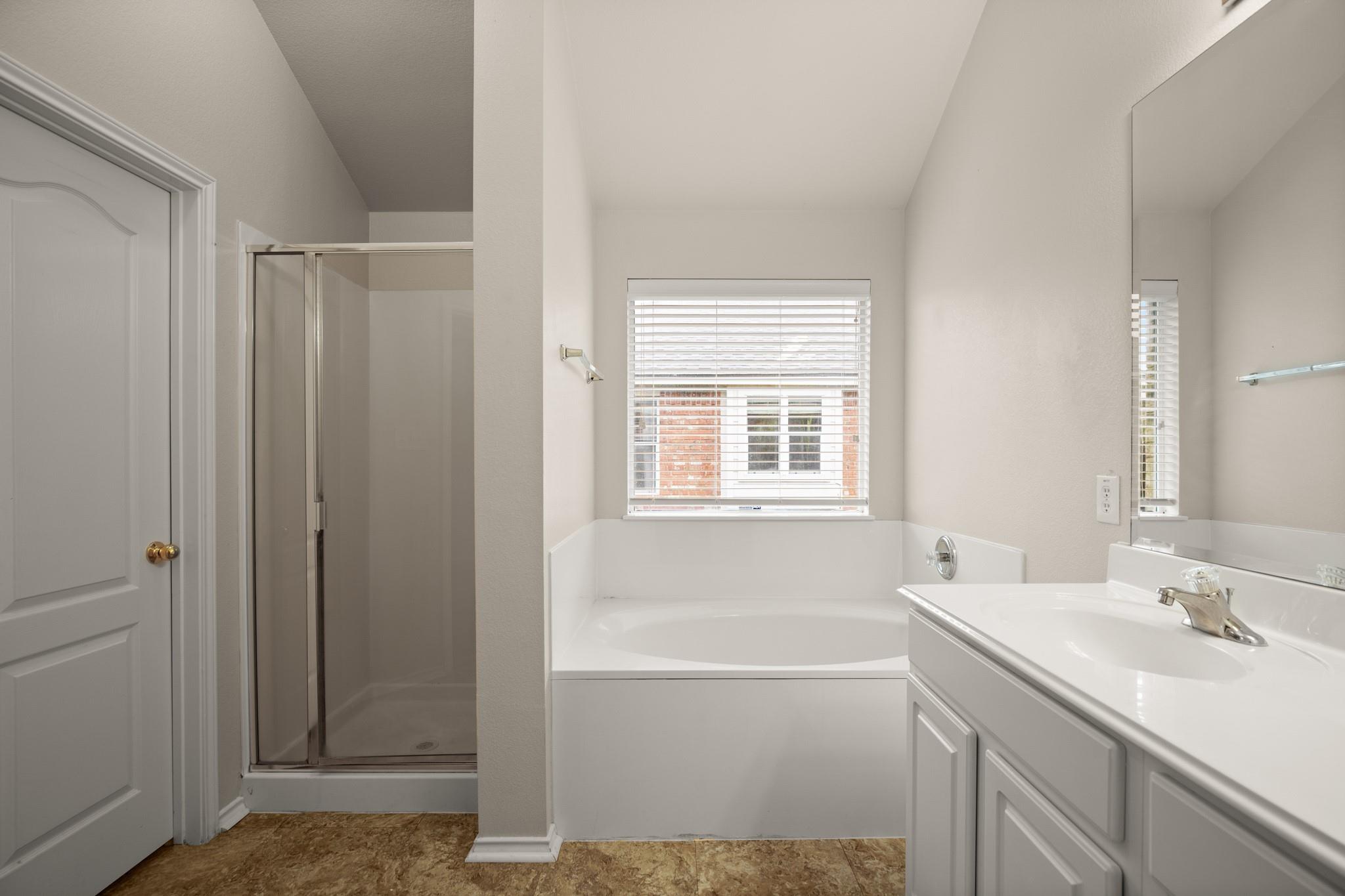 107 Aguilar Dr, Hutto, TX 78634