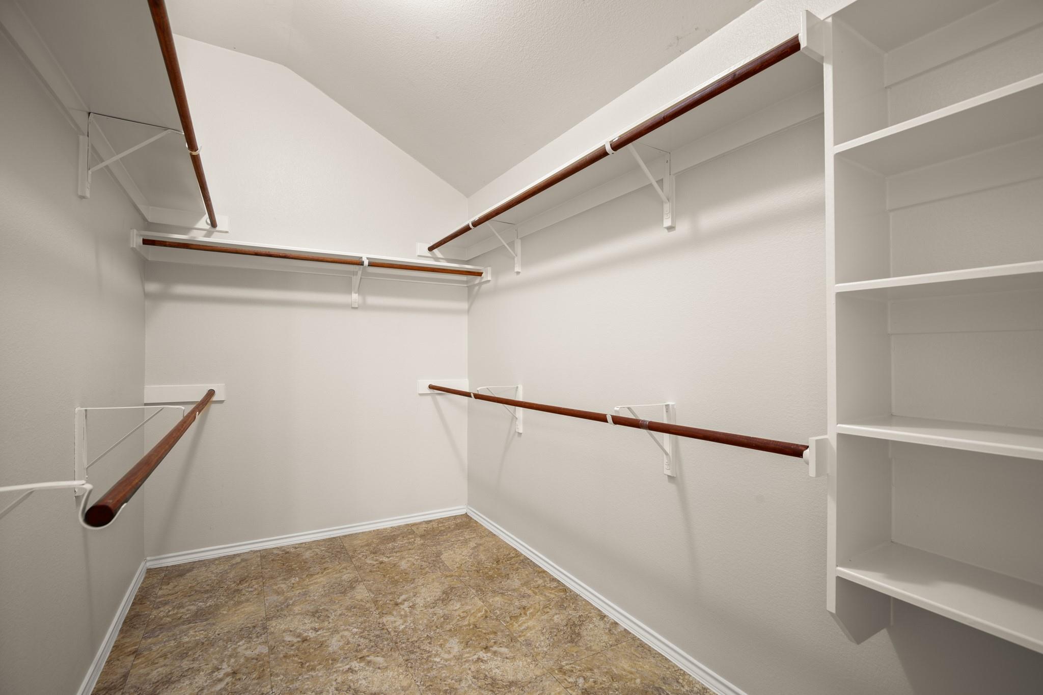 107 Aguilar Dr, Hutto, TX 78634