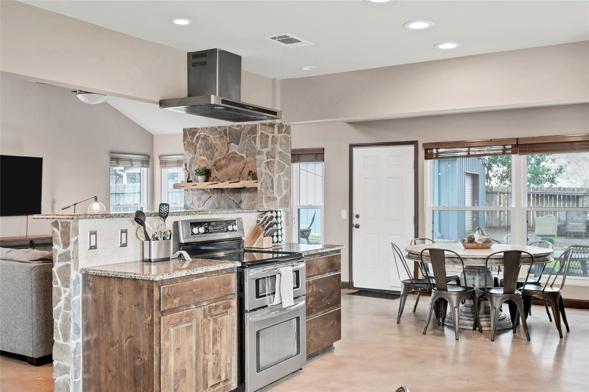 901 Oakcrest Cir, Cedar Park, TX 78613