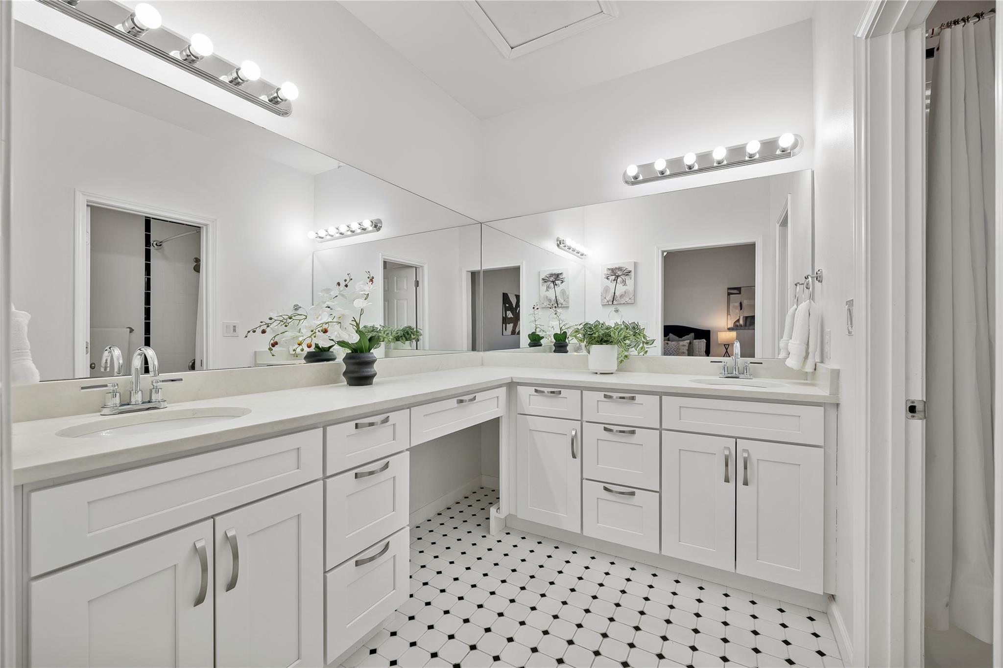 6501 COLUMBIA OAKS Ct # D8, Austin, TX 78759