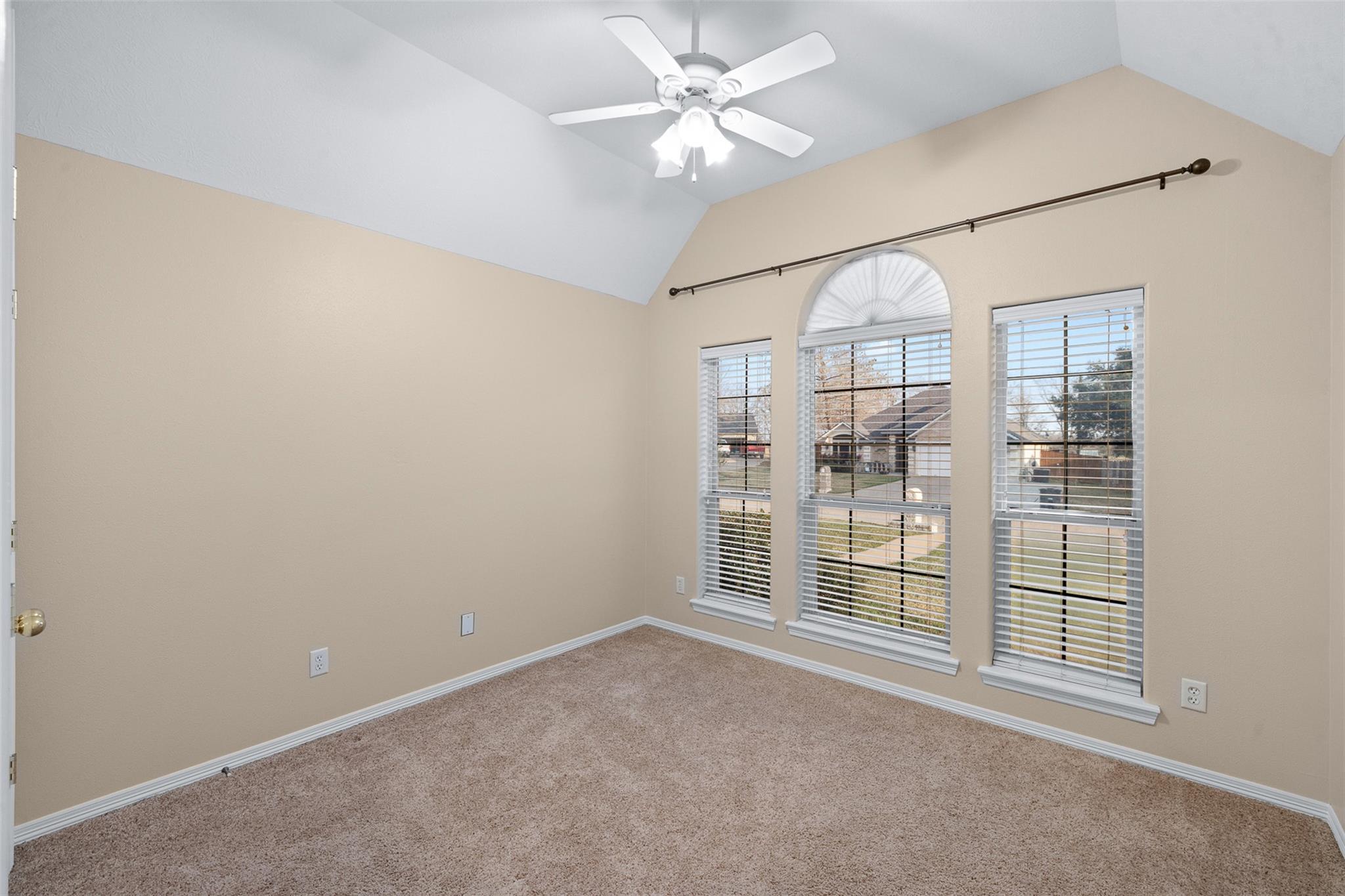 813 Woodson Drive, Caldwell, TX 77836