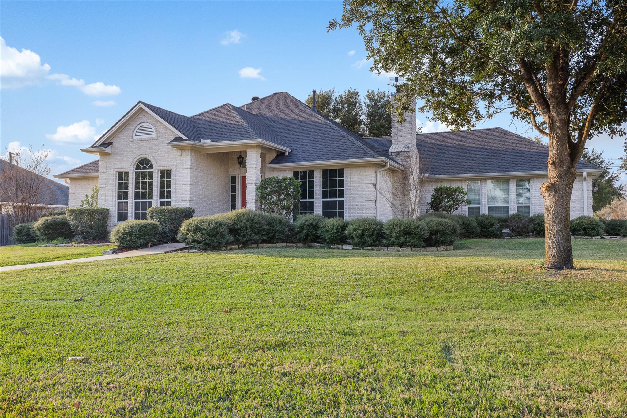 813 Woodson Drive, Caldwell, TX 77836