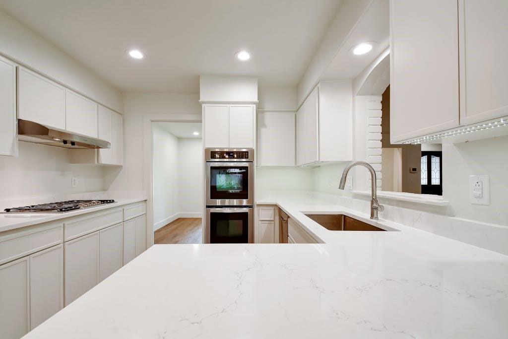 4 Valley View Ln, New Braunfels, TX 78130