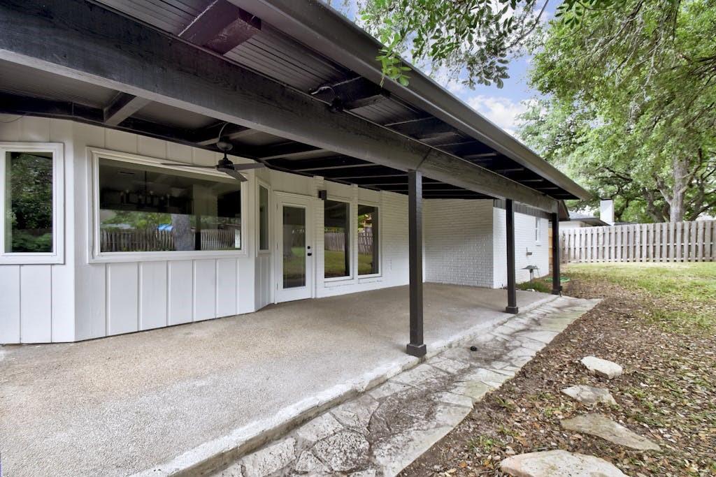 4 Valley View Ln, New Braunfels, TX 78130