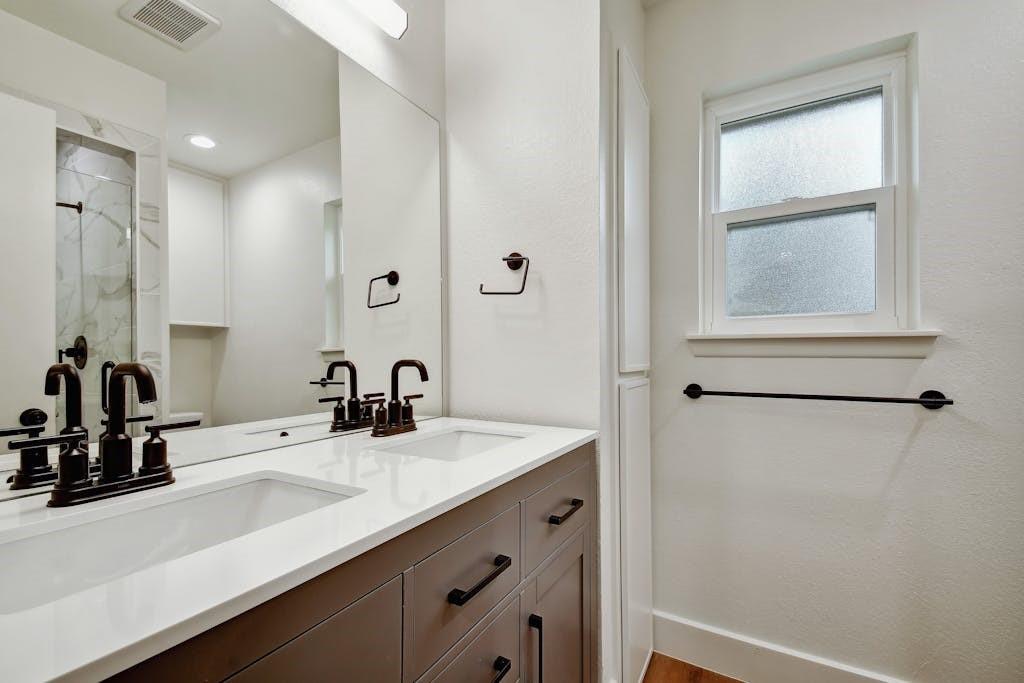 4 Valley View Ln, New Braunfels, TX 78130