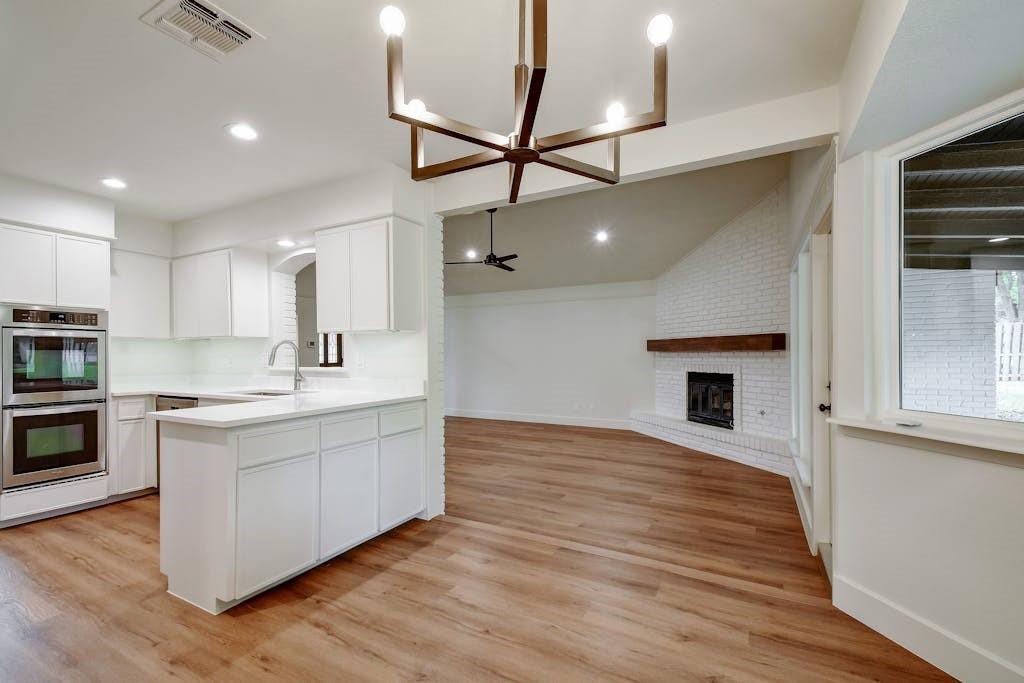 4 Valley View Ln, New Braunfels, TX 78130