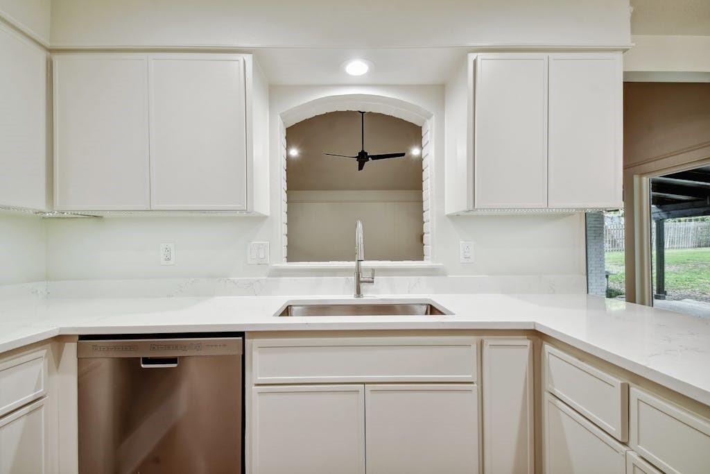 4 Valley View Ln, New Braunfels, TX 78130