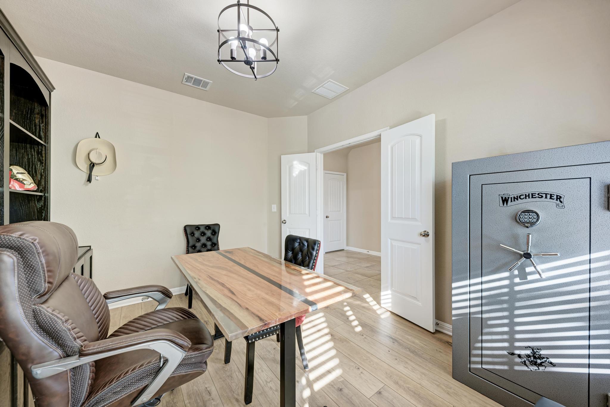 701 Schefer St, Leander, TX 78641