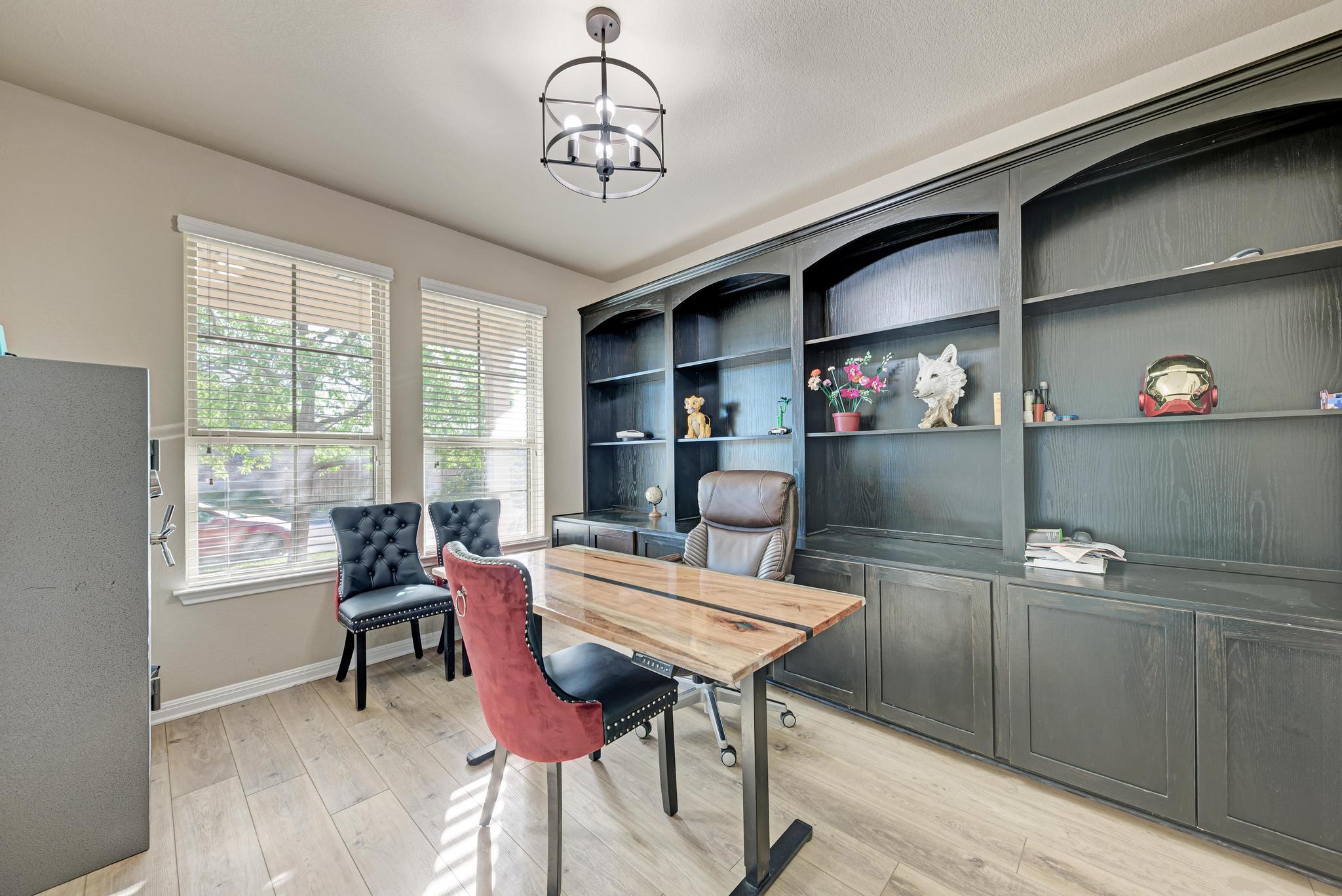 701 Schefer St, Leander, TX 78641