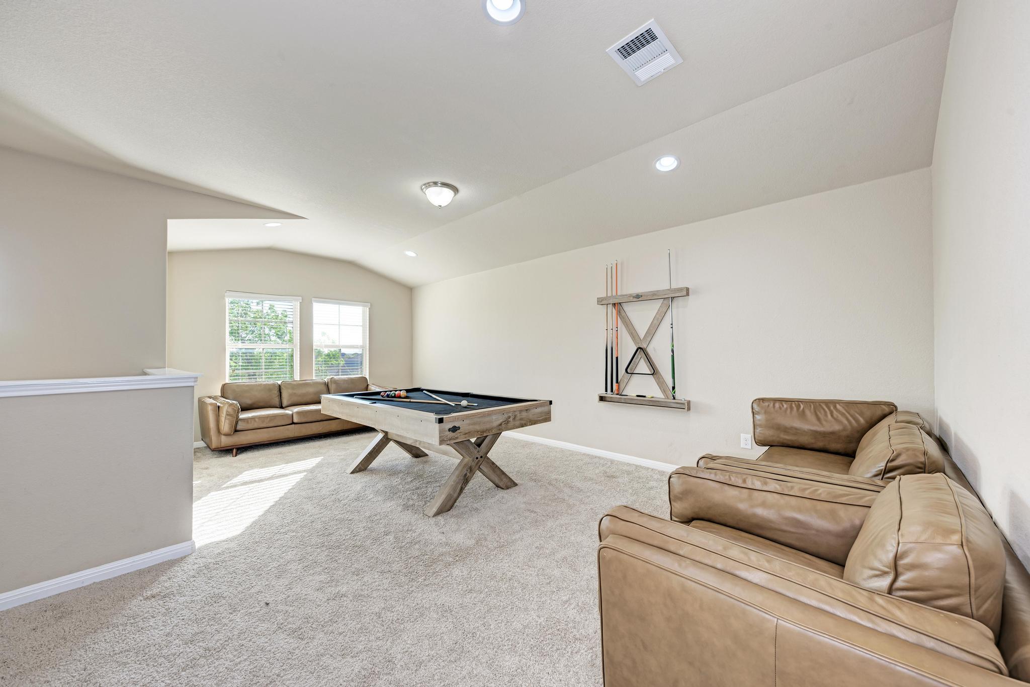 701 Schefer St, Leander, TX 78641