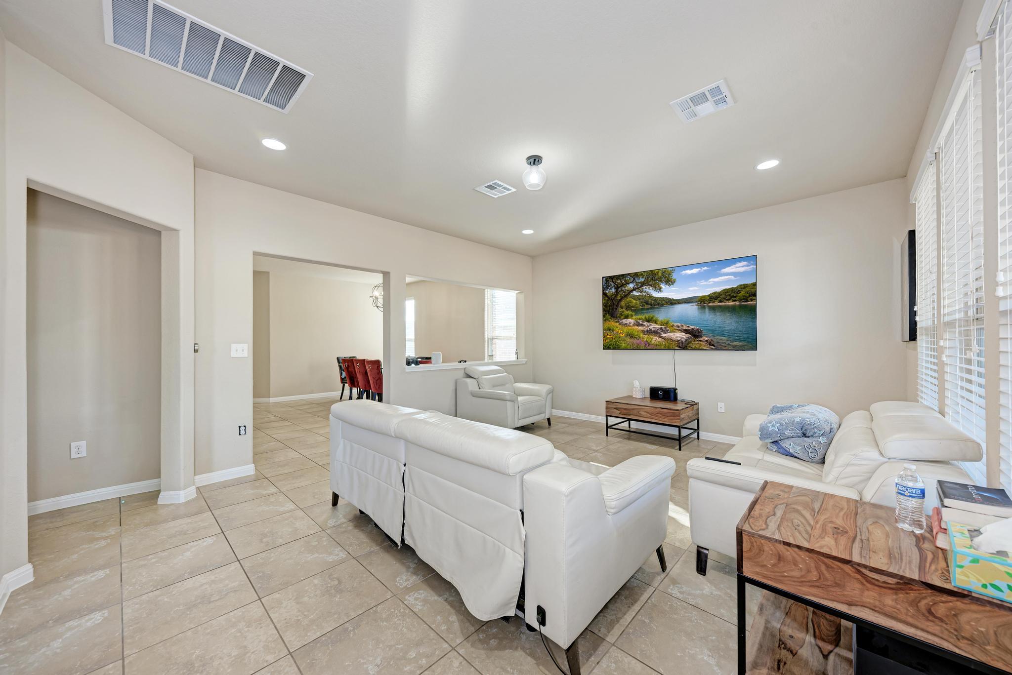 701 Schefer St, Leander, TX 78641