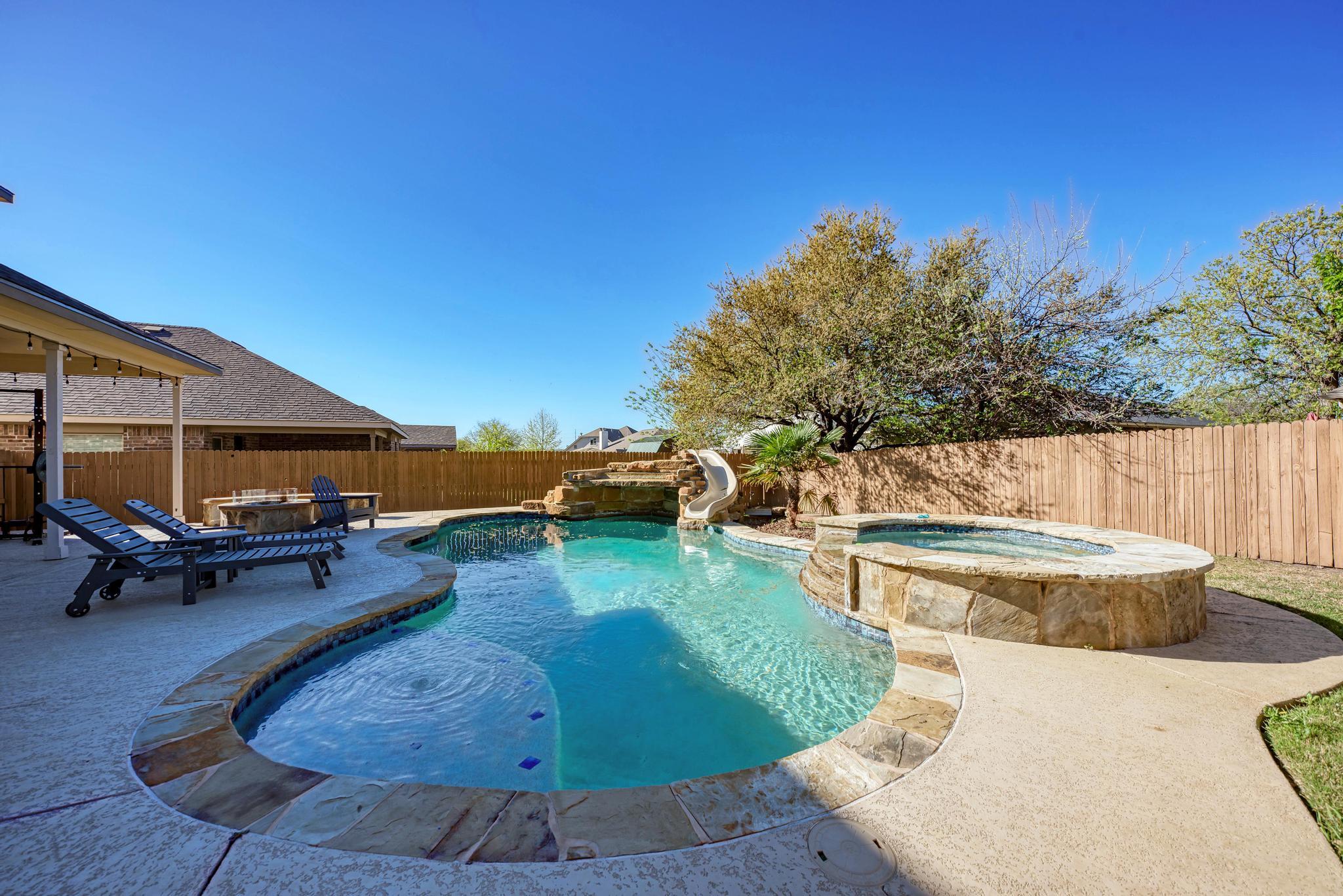 701 Schefer St, Leander, TX 78641