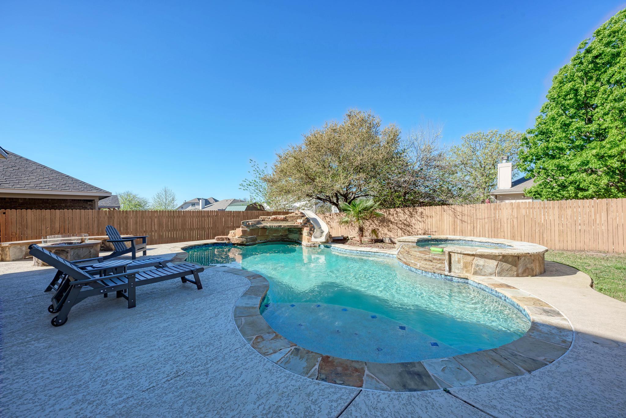 701 Schefer St, Leander, TX 78641