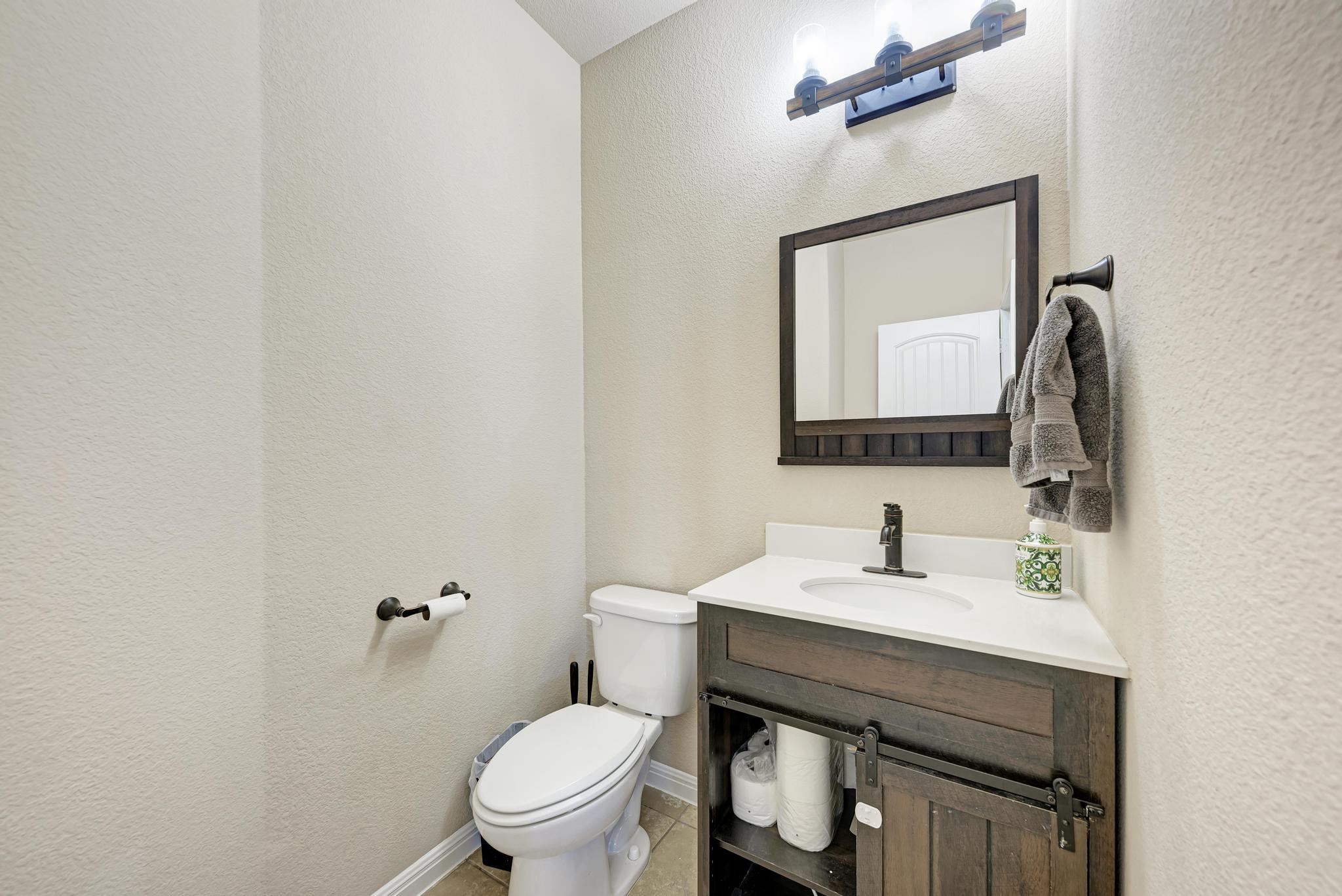 701 Schefer St, Leander, TX 78641