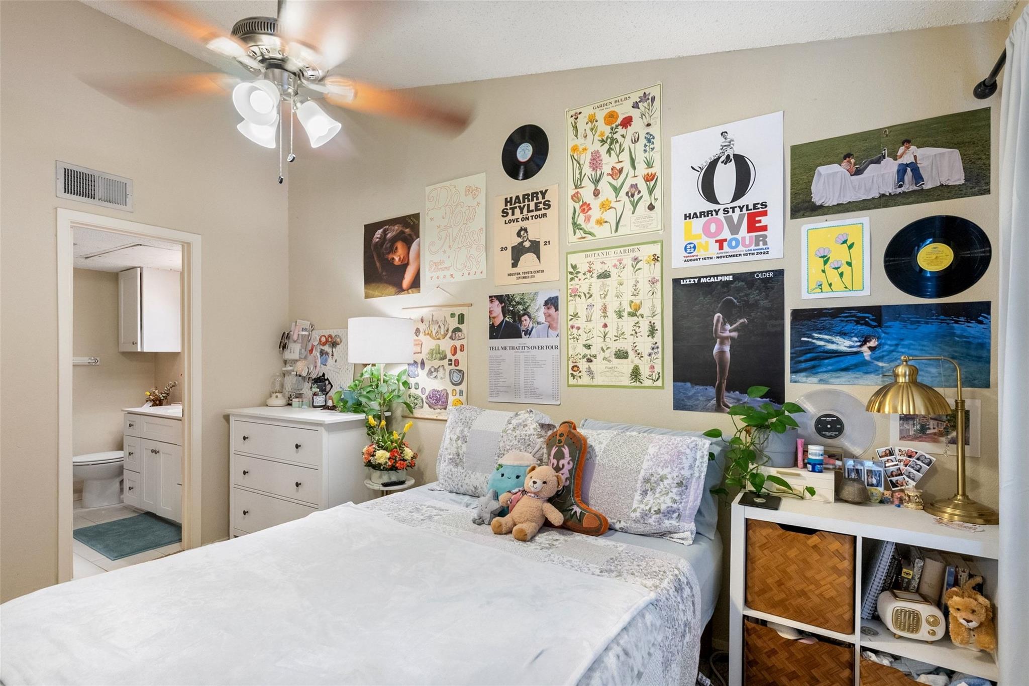 806 W 24th St # 328, Austin, TX 78705