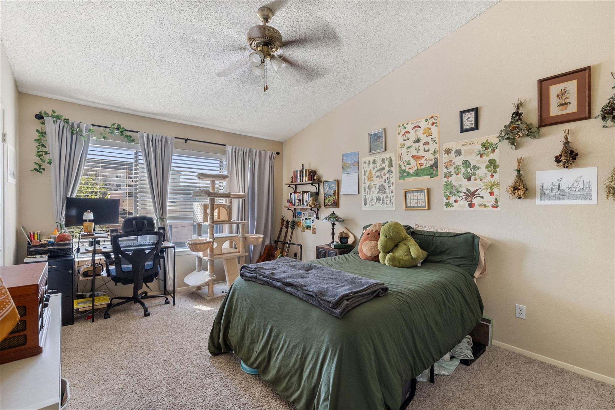 806 W 24th St # 328, Austin, TX 78705