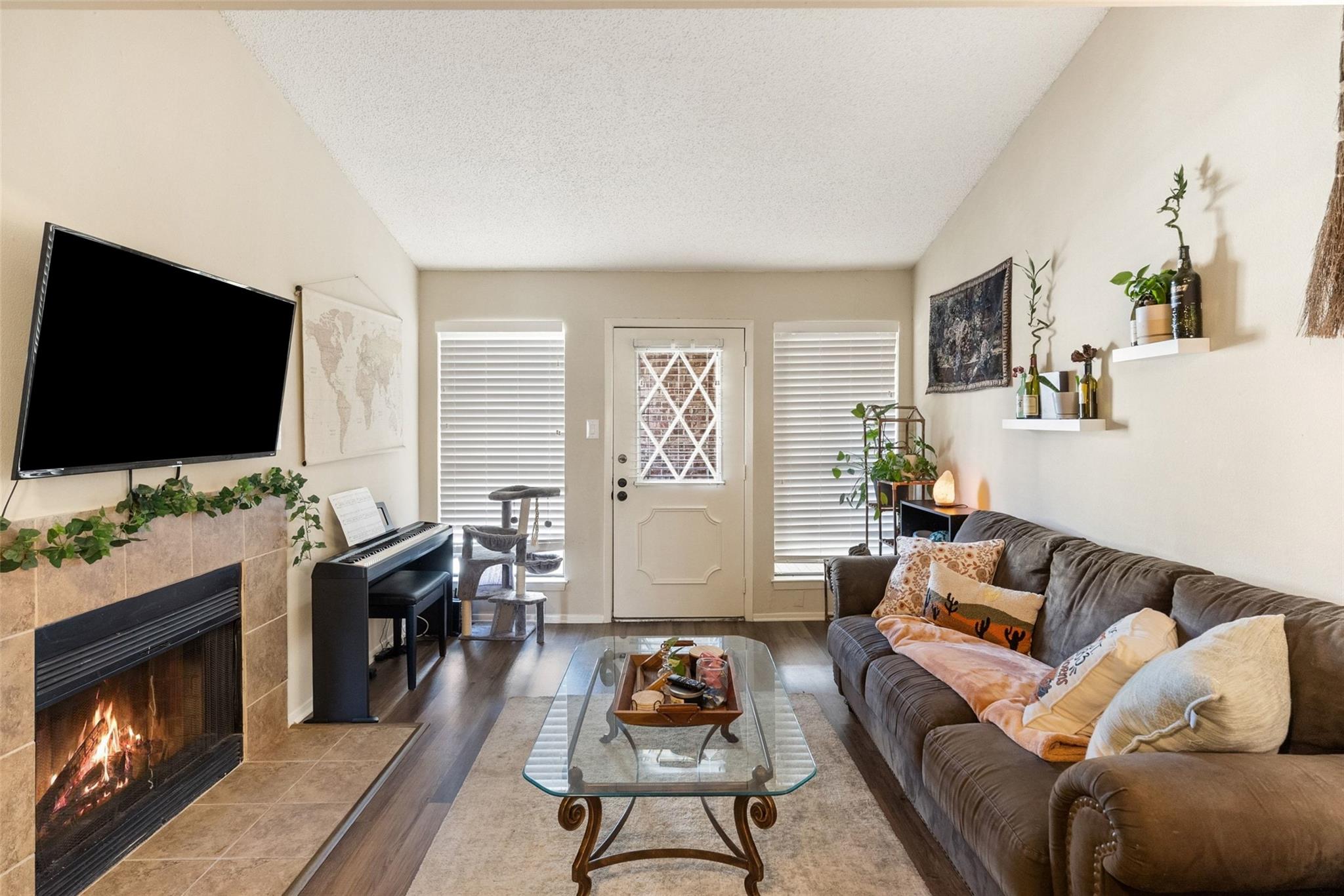 806 W 24th St # 328, Austin, TX 78705